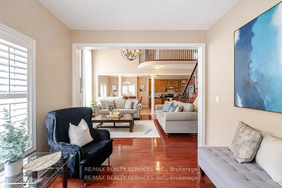 17 Regis Circle