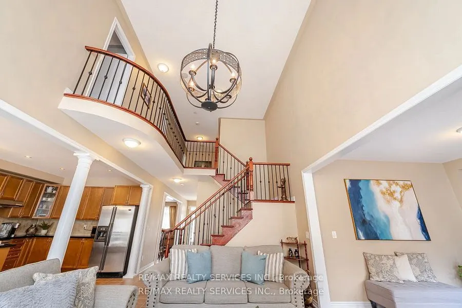 17 Regis Circle