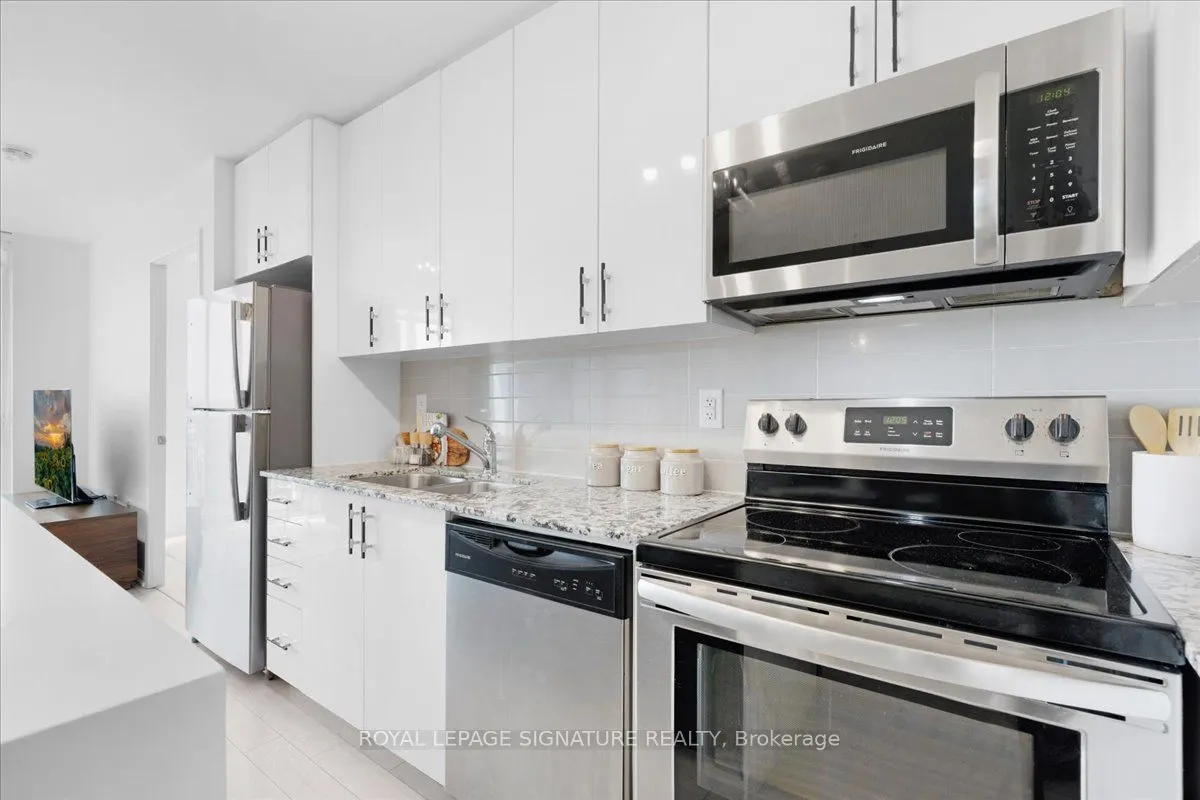 3091 Dufferin Street, #824