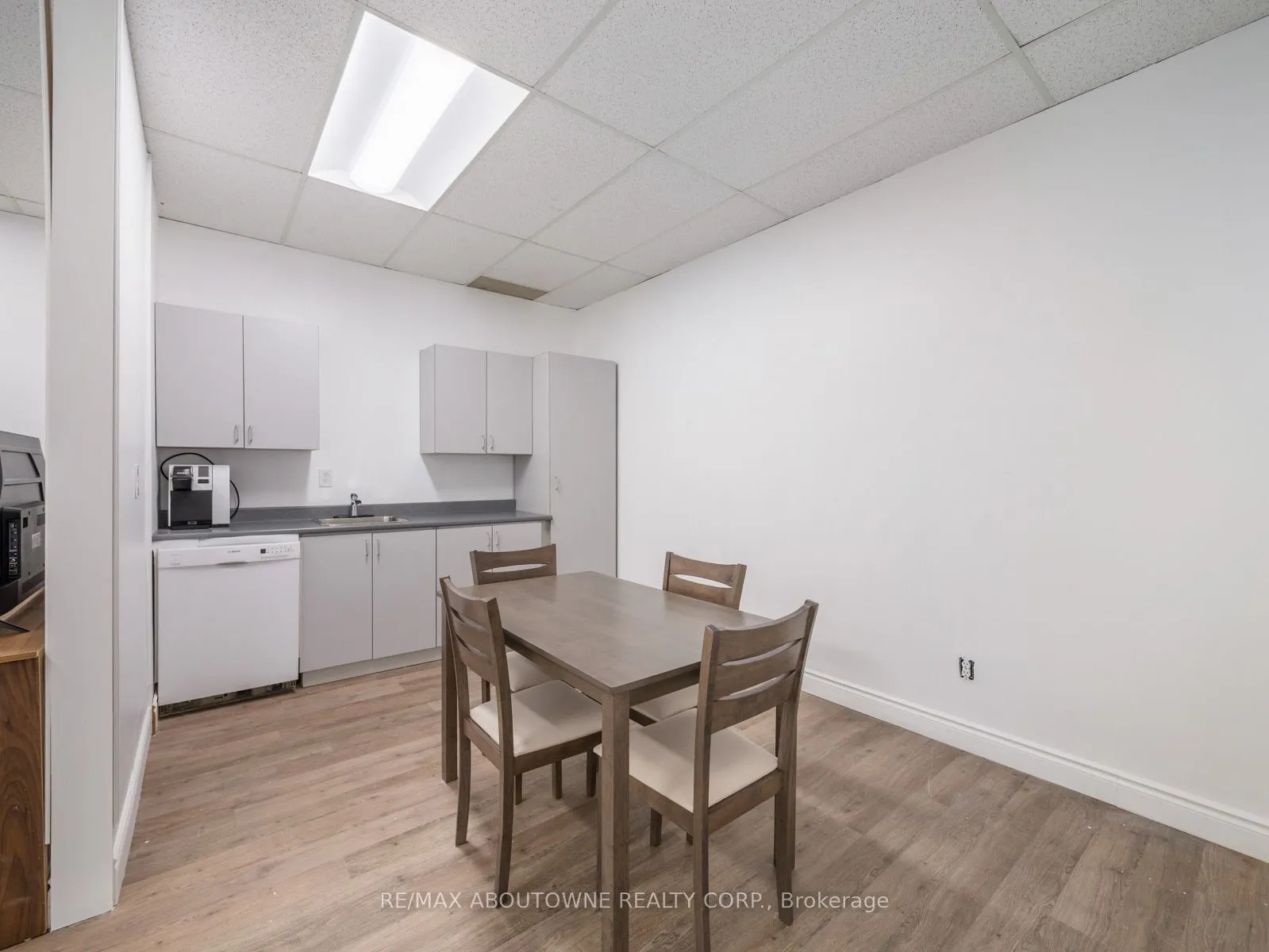 344 Lakeshore Road E