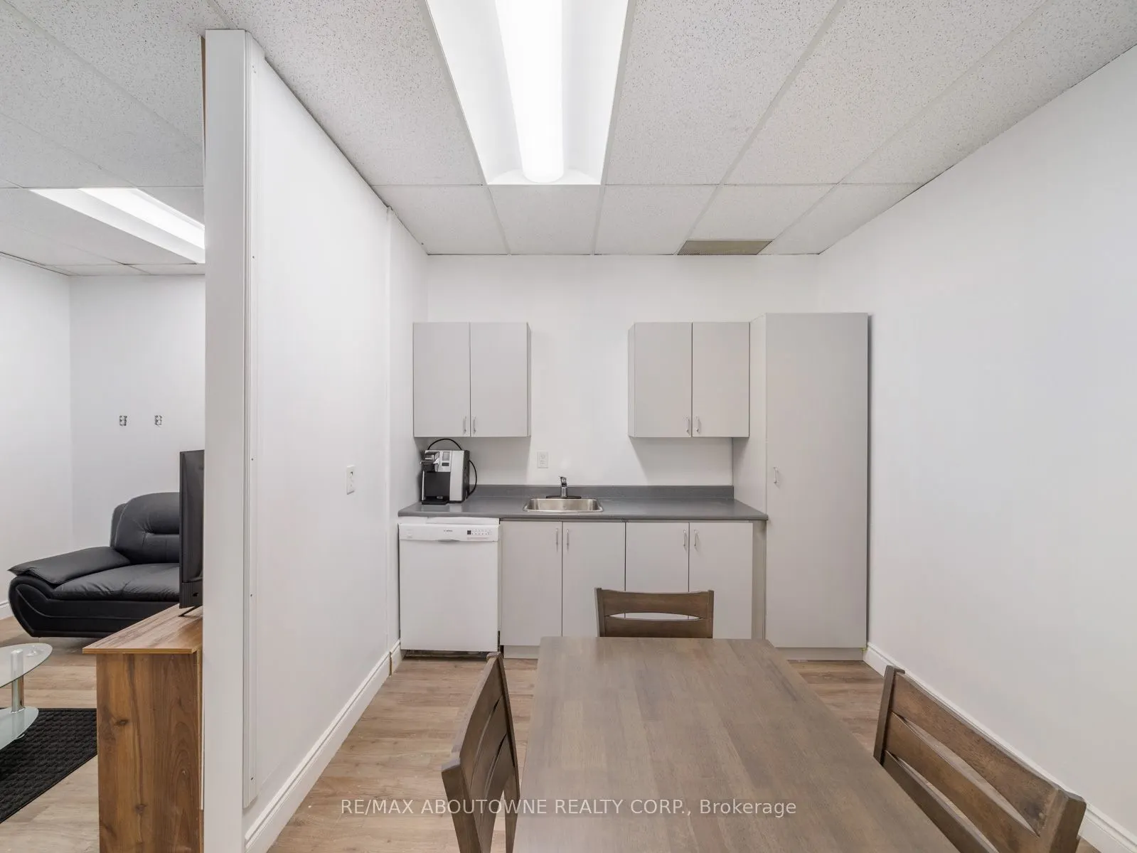 344 Lakeshore Road E