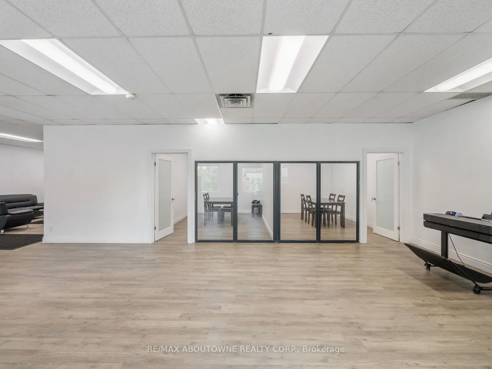 344 Lakeshore Road E