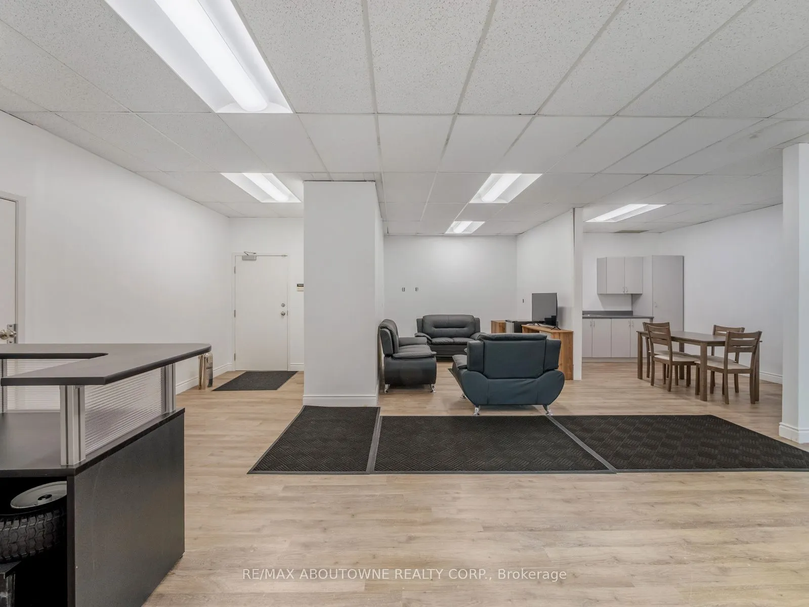 344 Lakeshore Road E