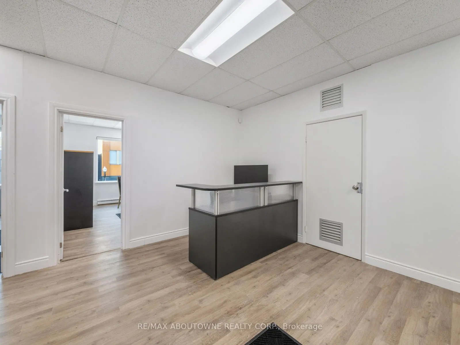 344 Lakeshore Road E