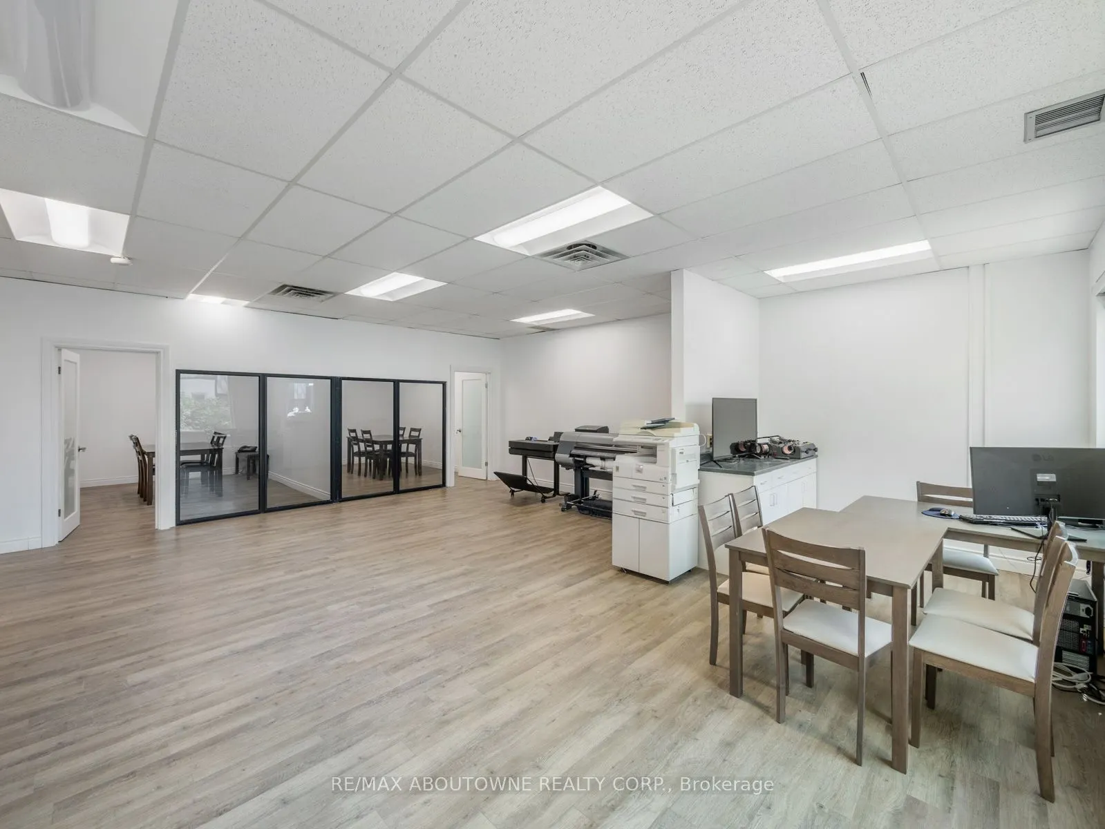 344 Lakeshore Road E