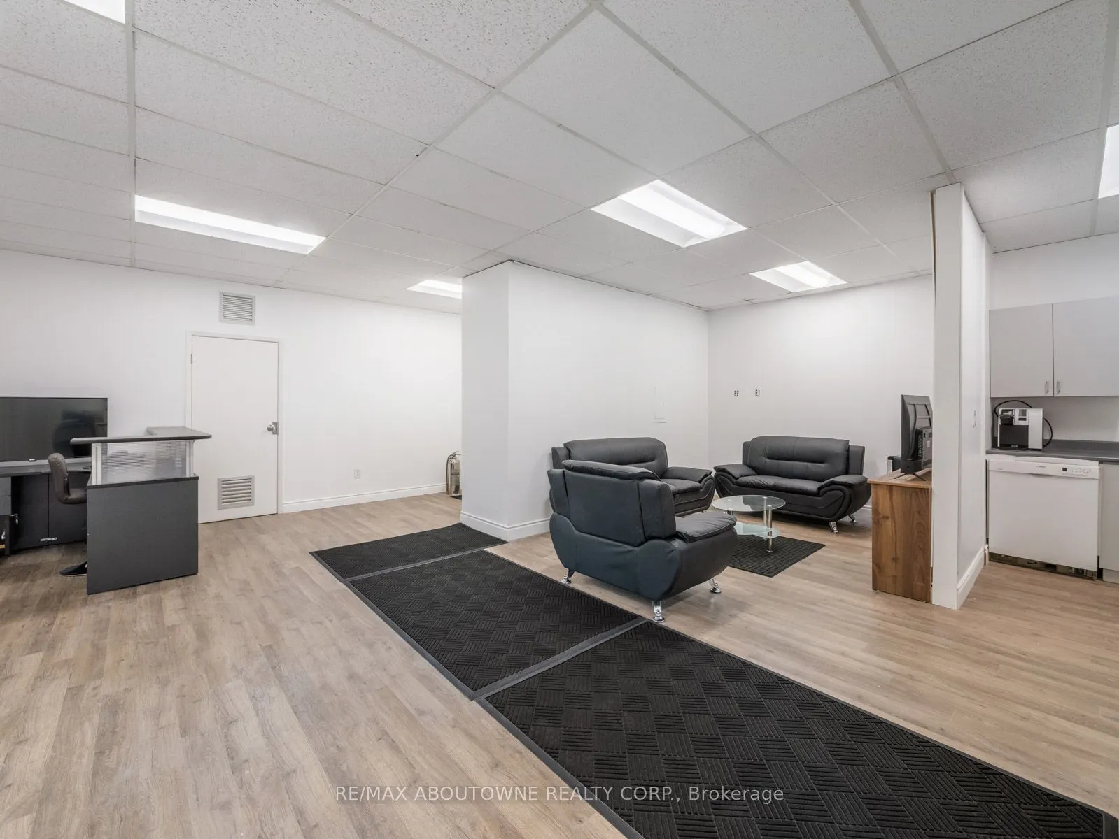 344 Lakeshore Road E