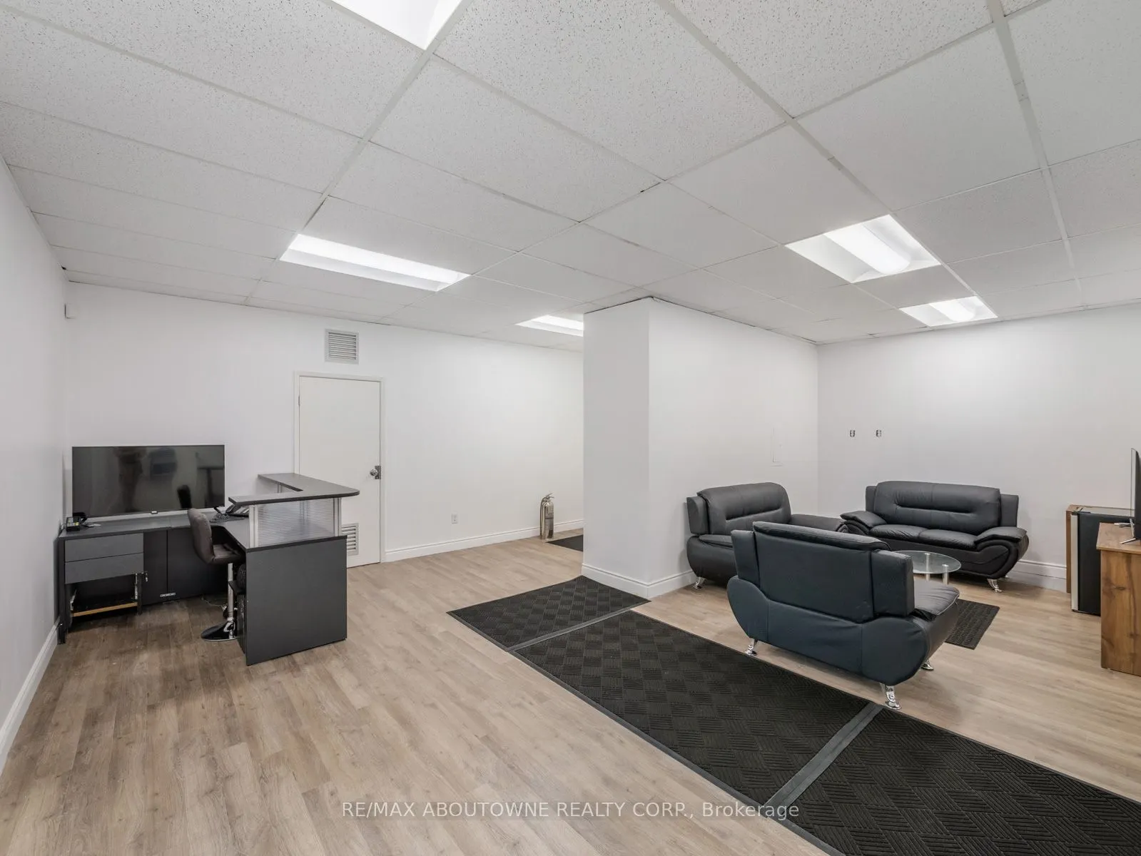 344 Lakeshore Road E