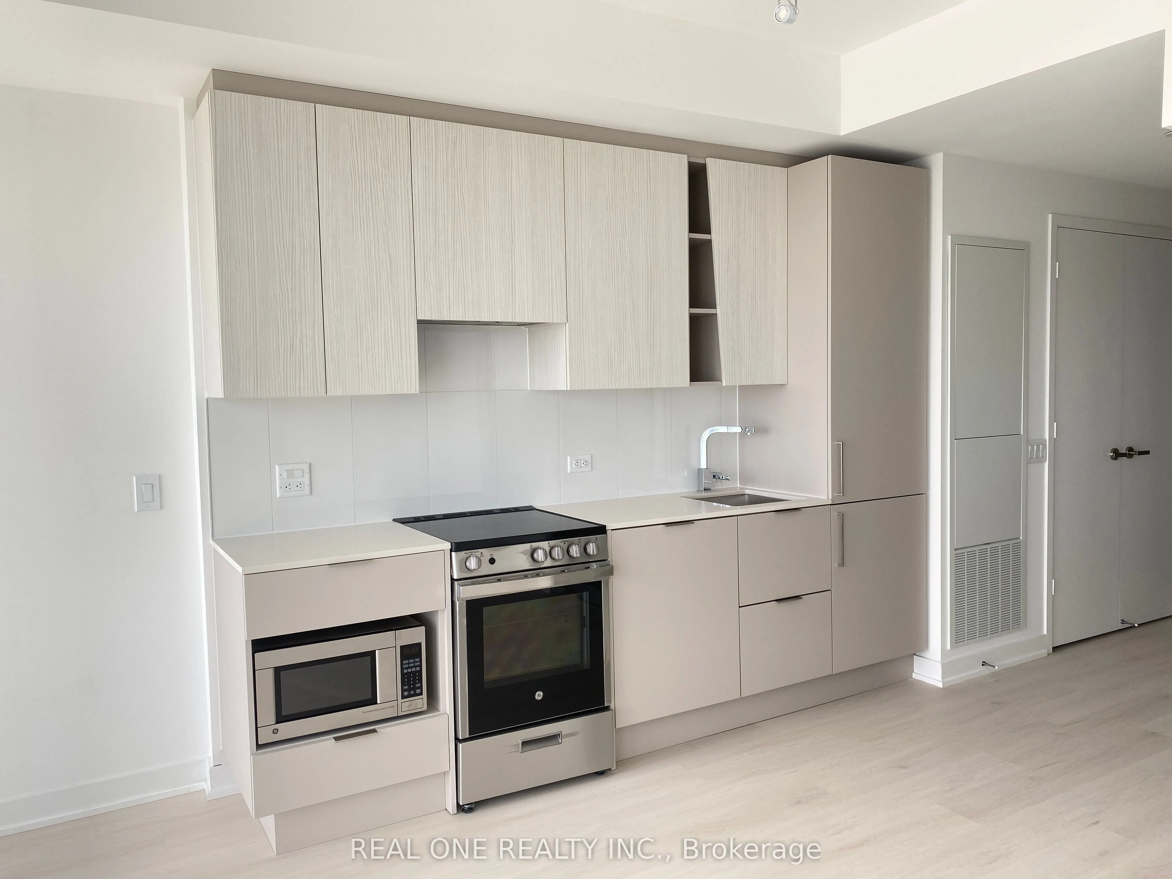 3900 Confederation Parkway, #3807