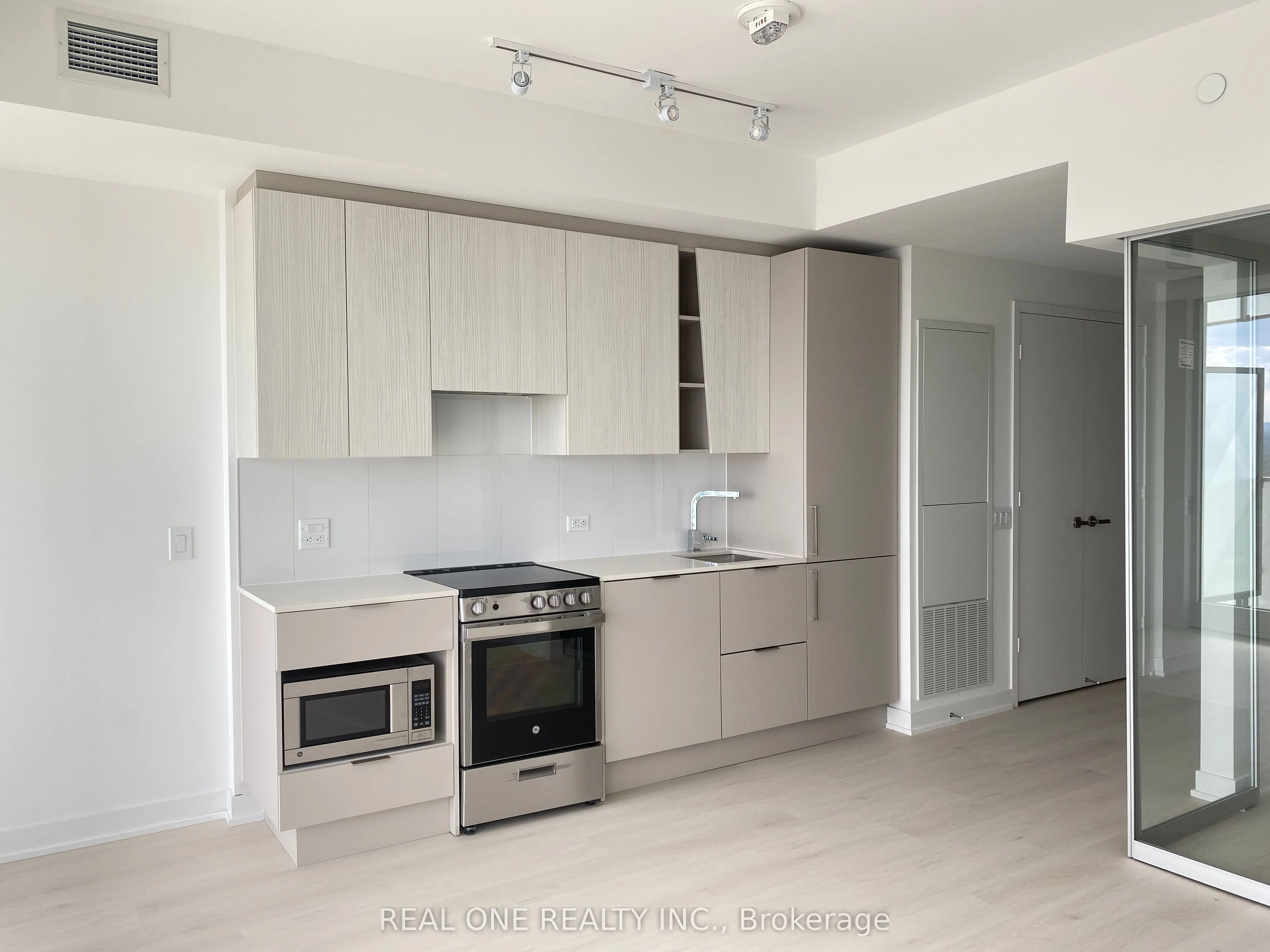 3900 Confederation Parkway, #3807
