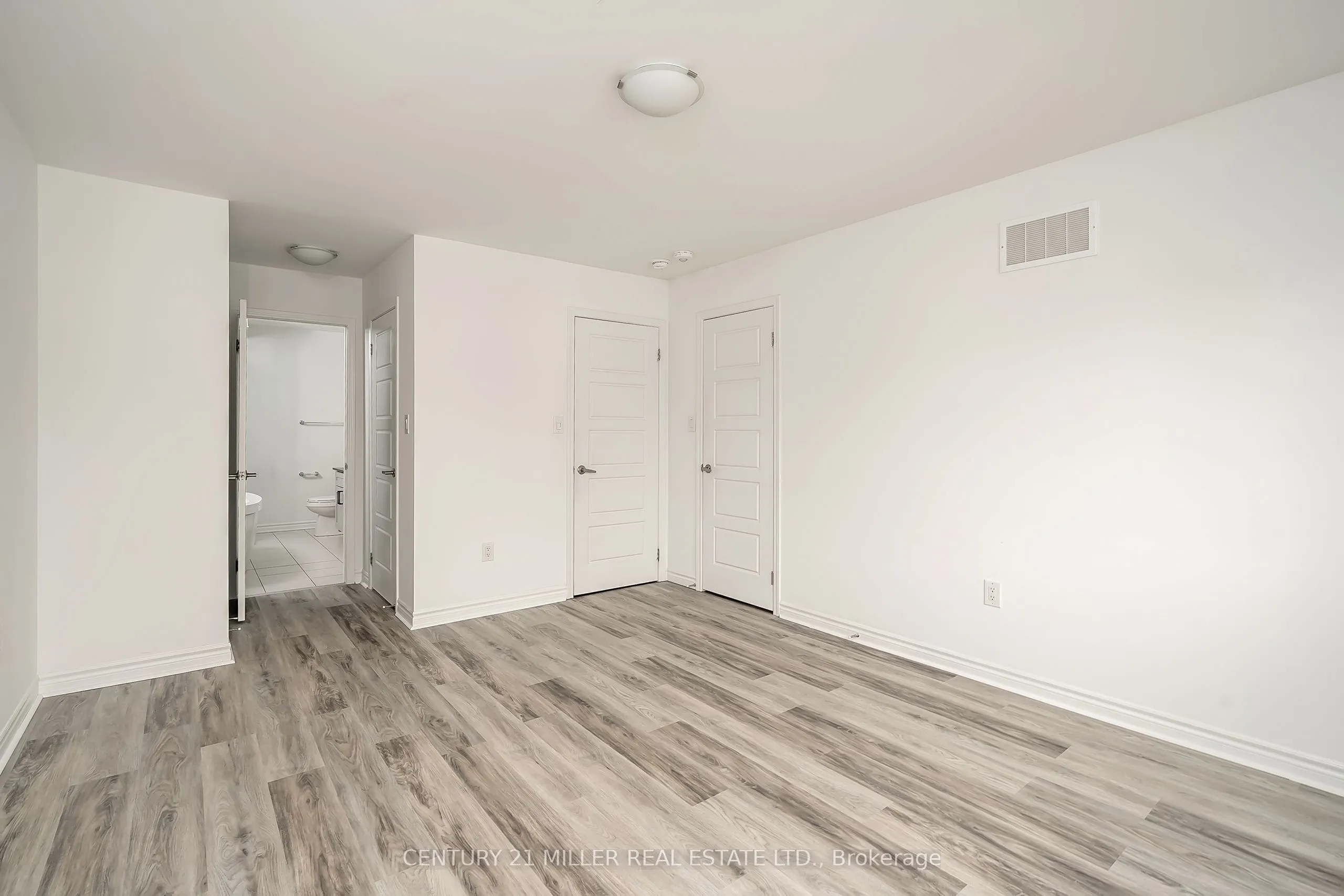 1554 Moira Crescent
