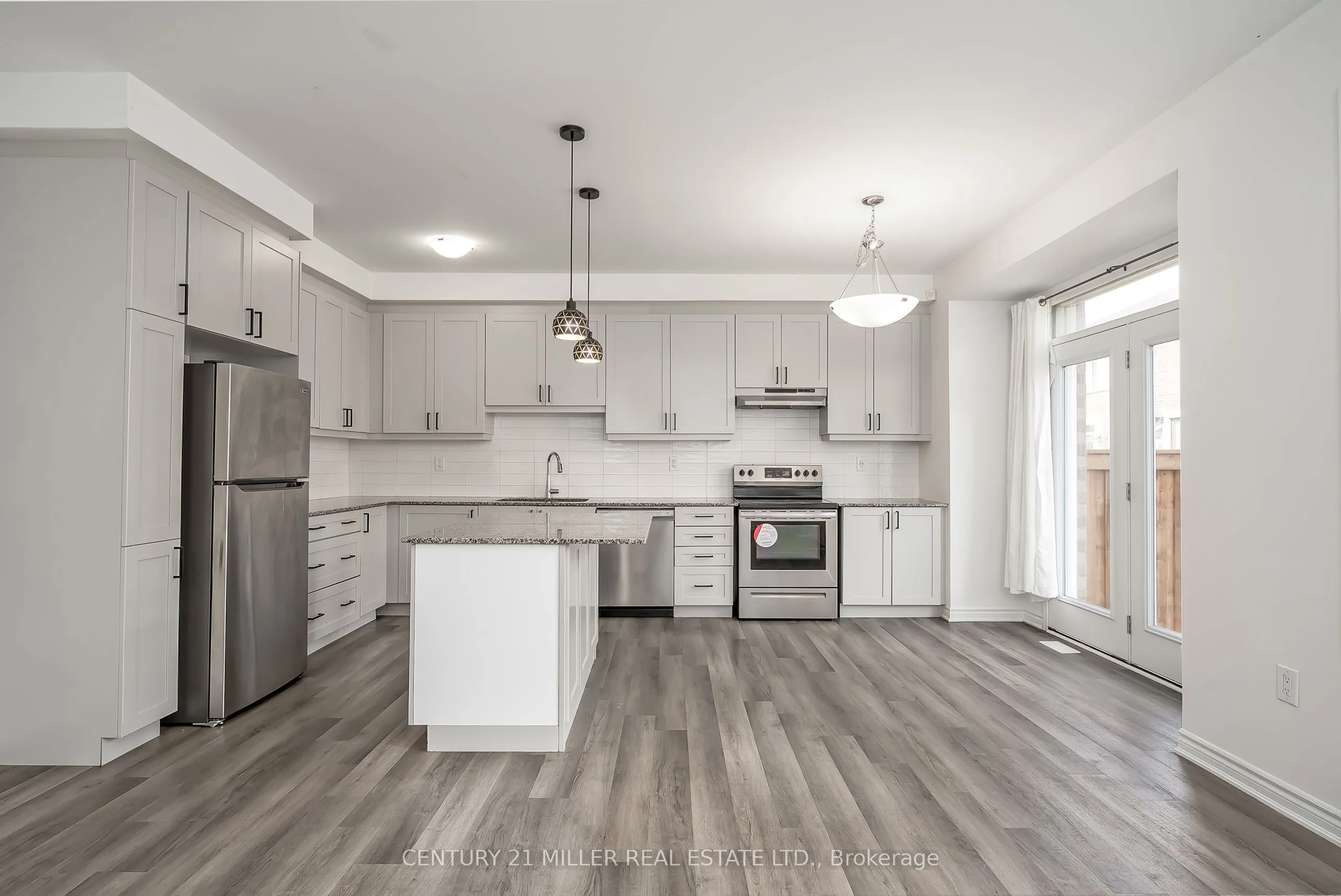1554 Moira Crescent