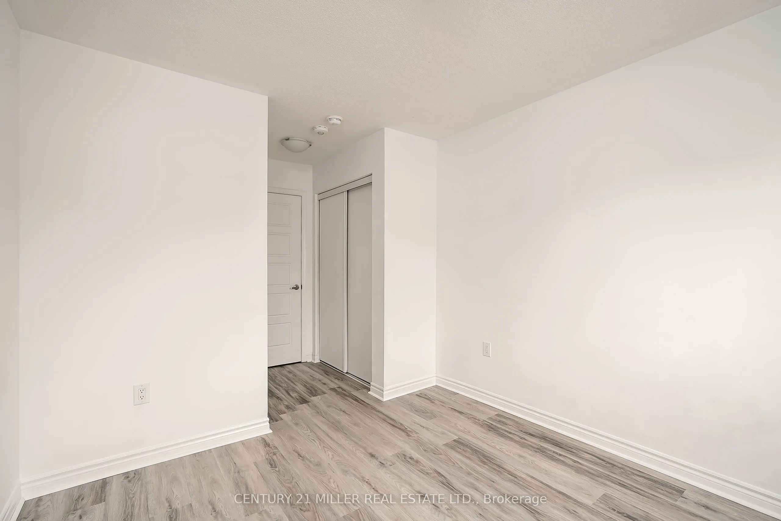 1554 Moira Crescent