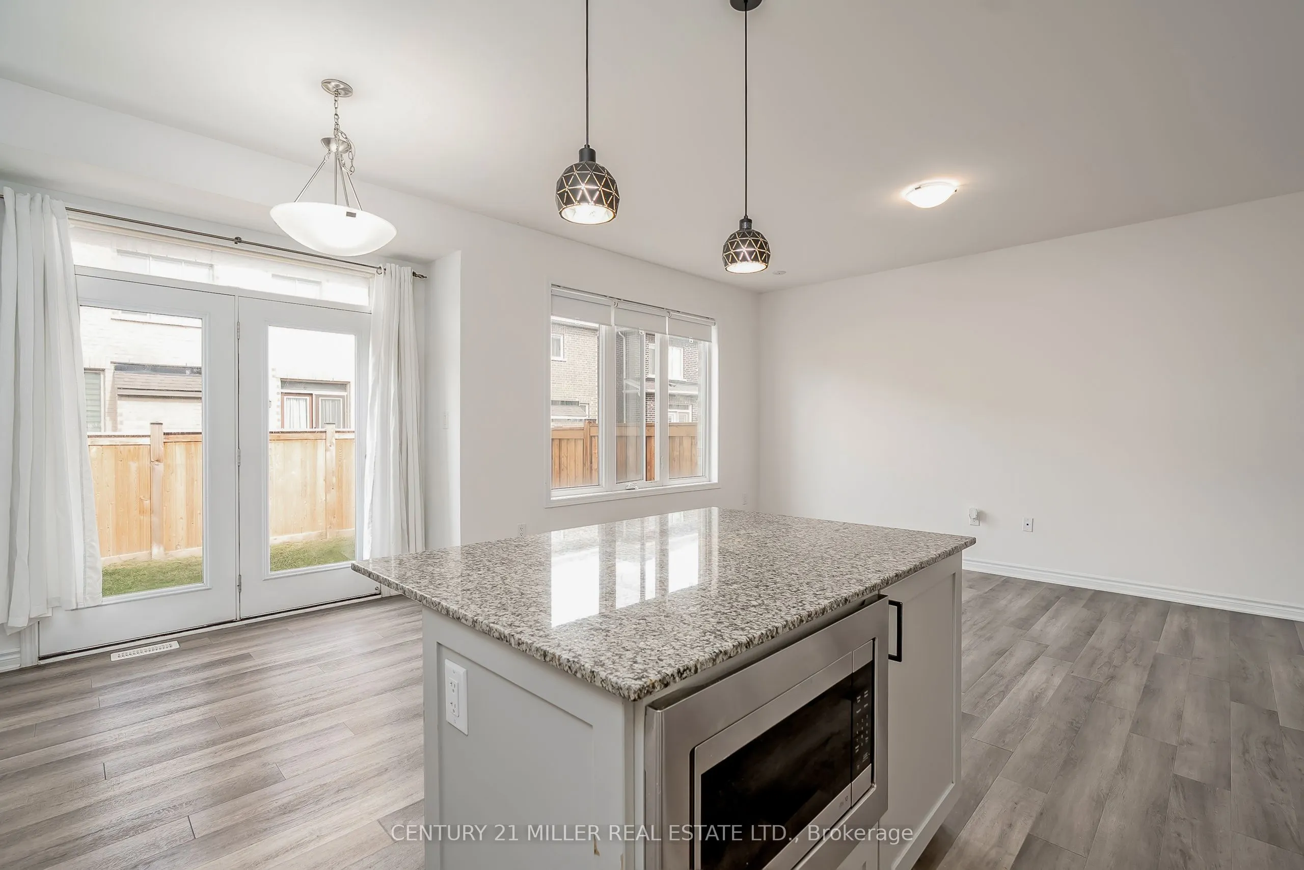 1554 Moira Crescent