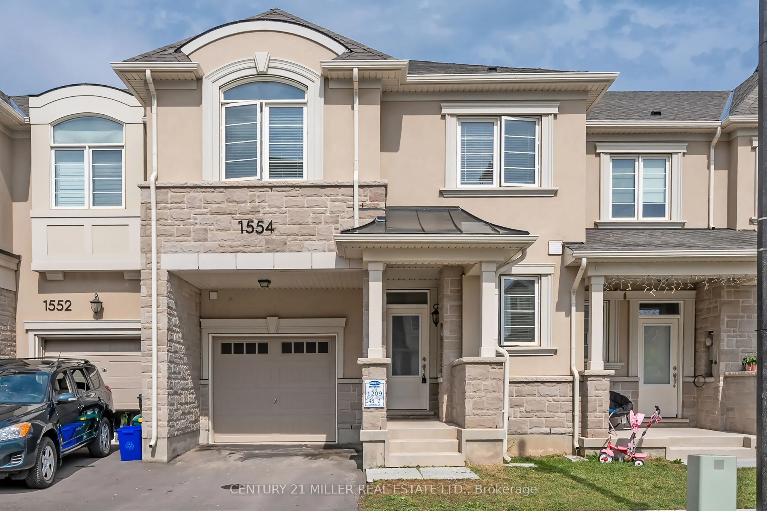 1554 Moira Crescent