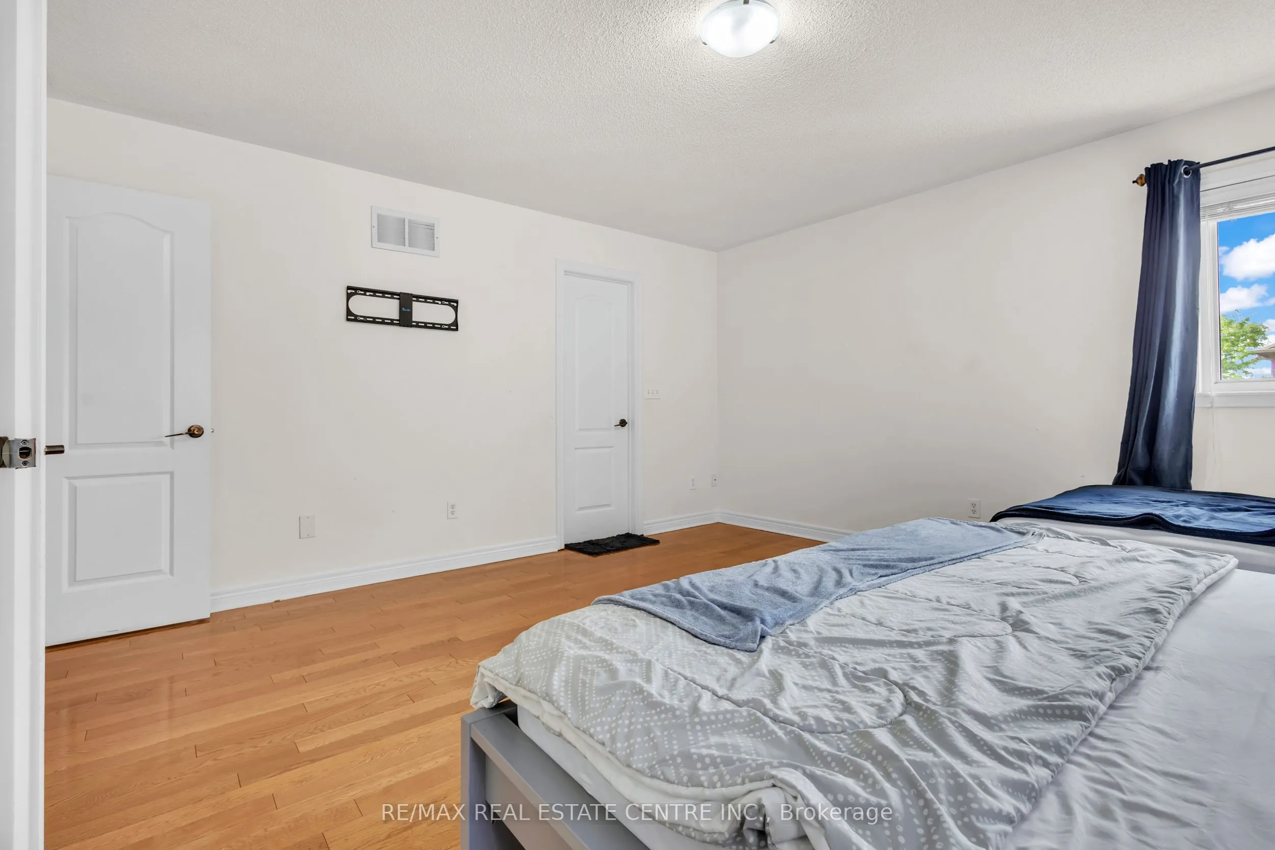30 El Camino Way