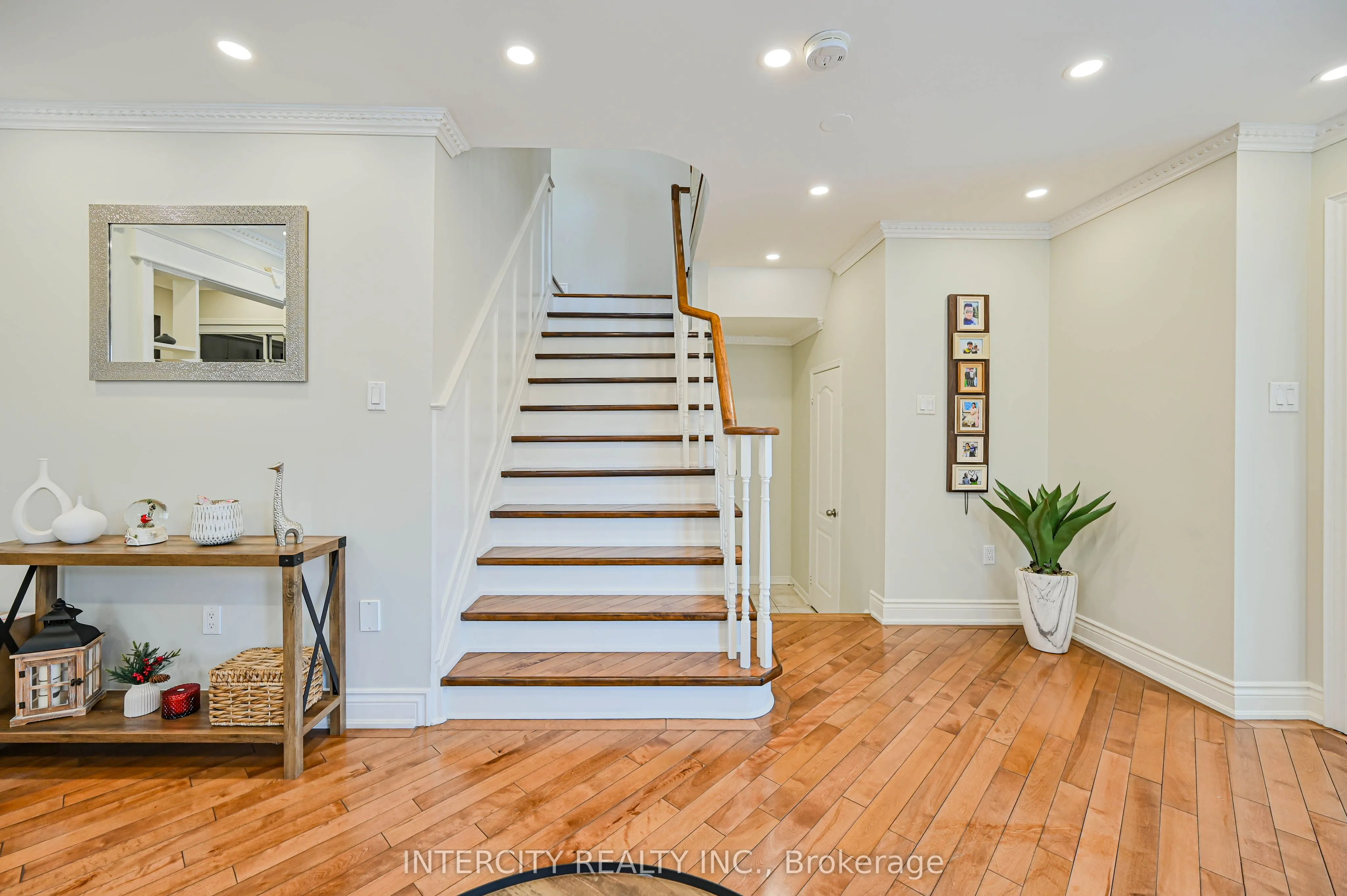 11 Allangrove Drive