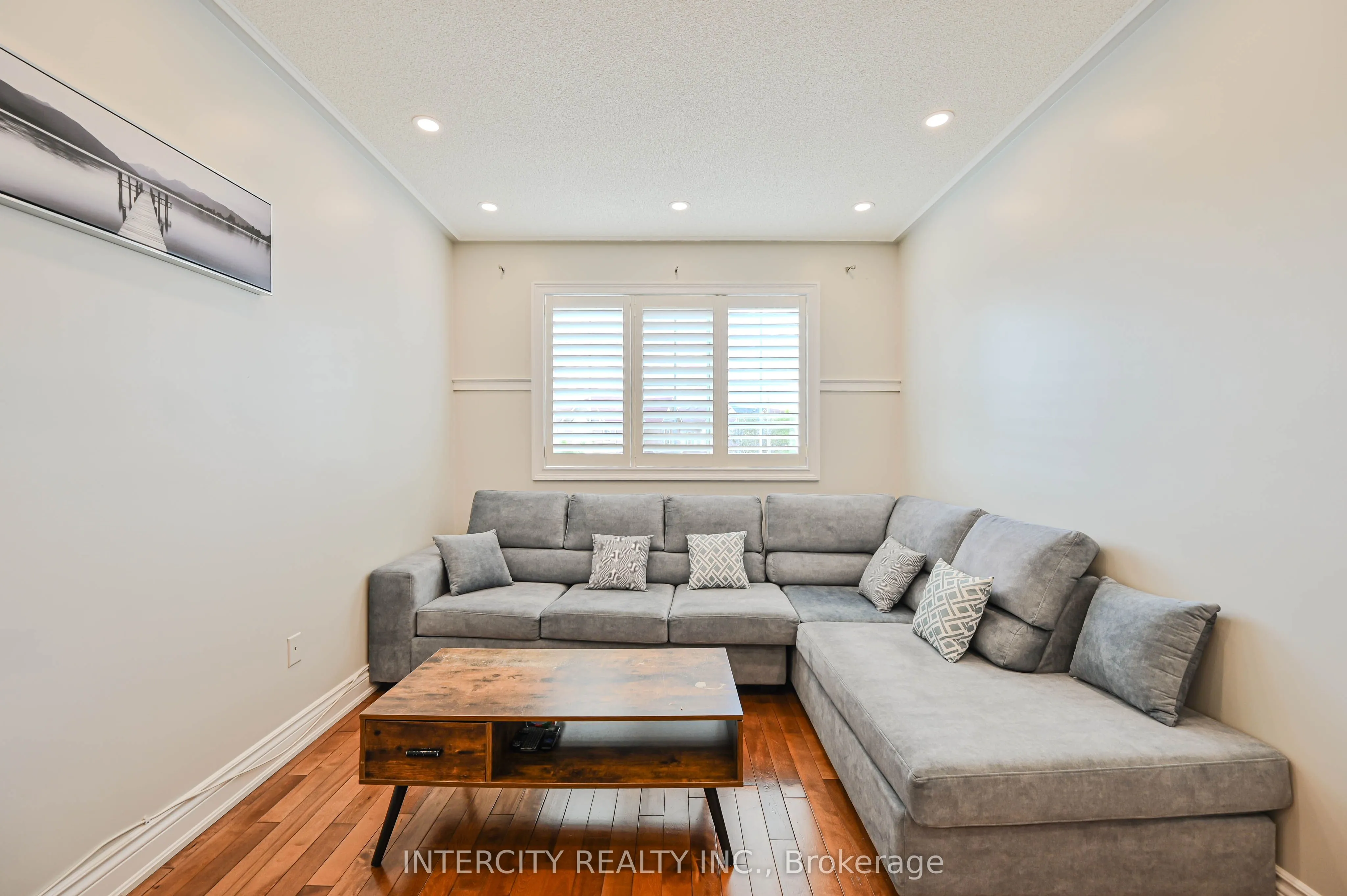 11 Allangrove Drive