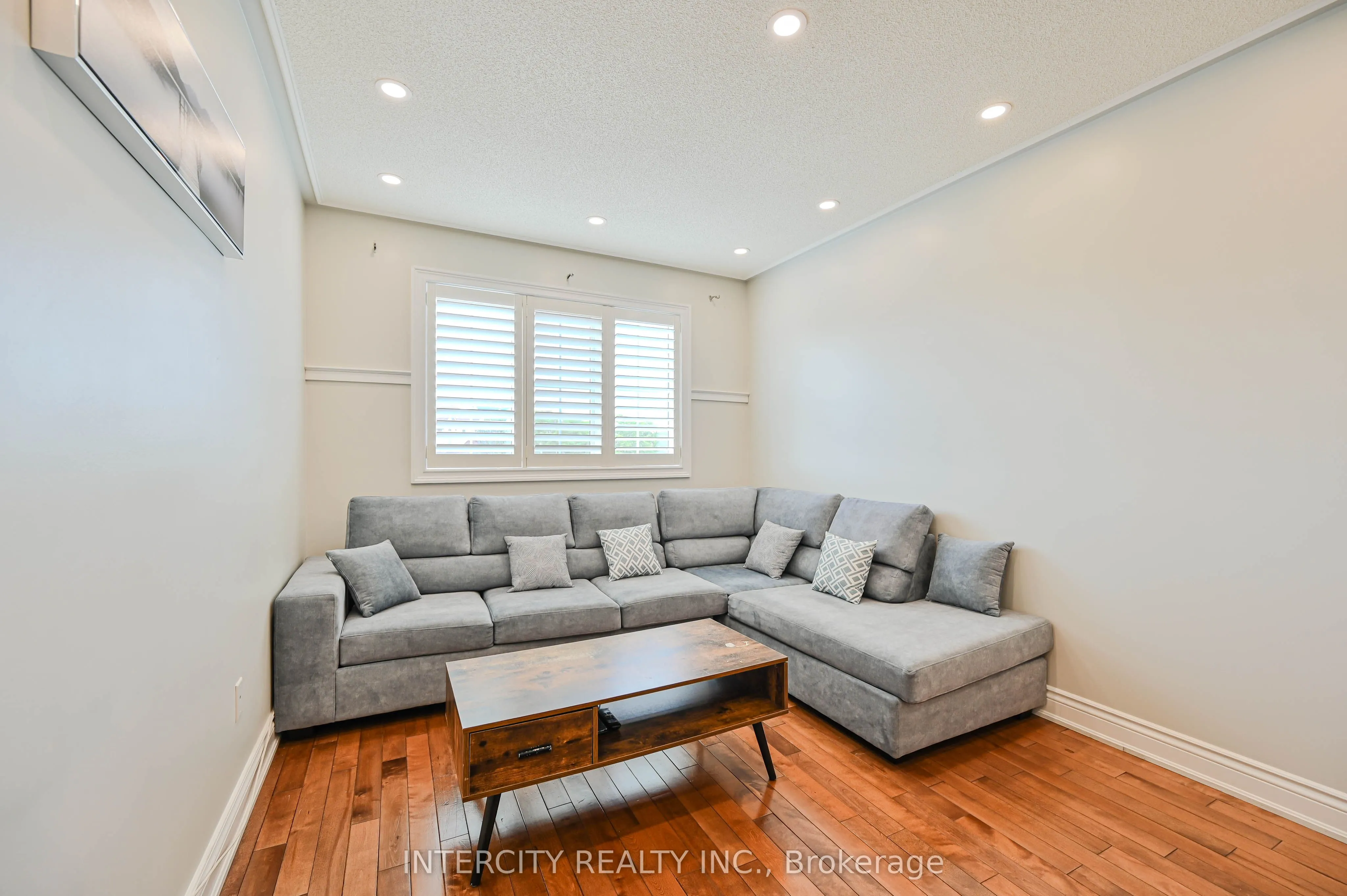11 Allangrove Drive