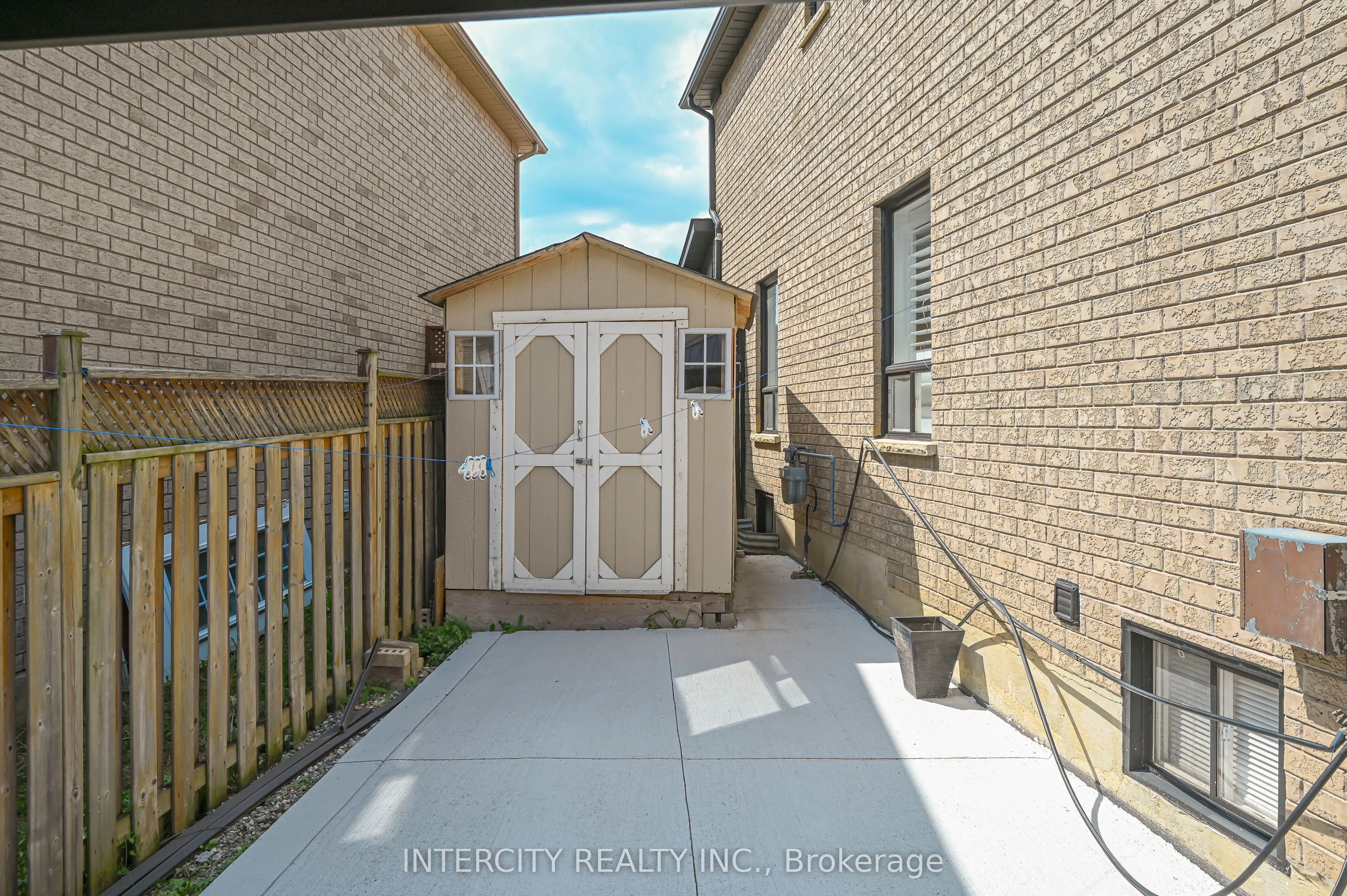 11 Allangrove Drive