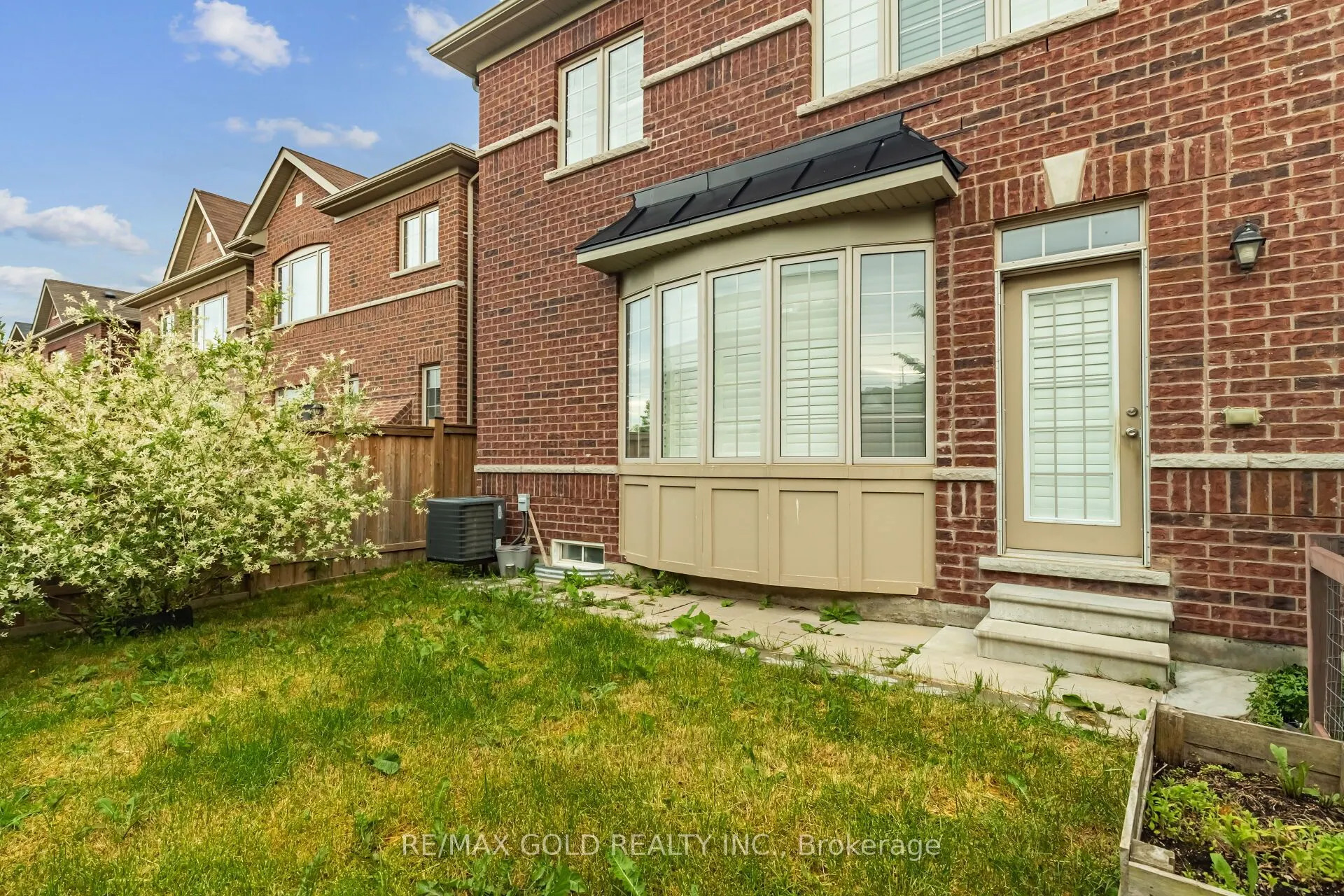 86 Humberstone Crescent