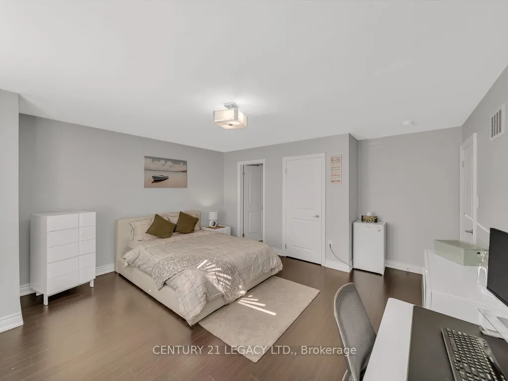 8 Covina Road