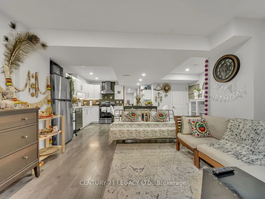 8 Covina Road