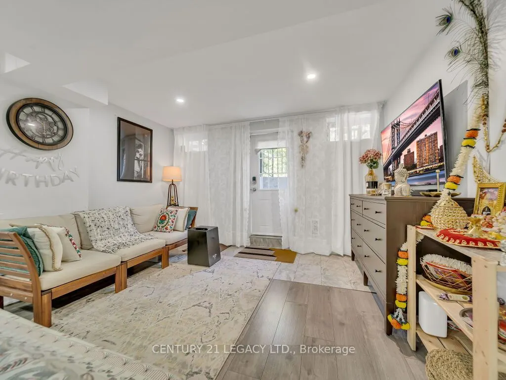 8 Covina Road