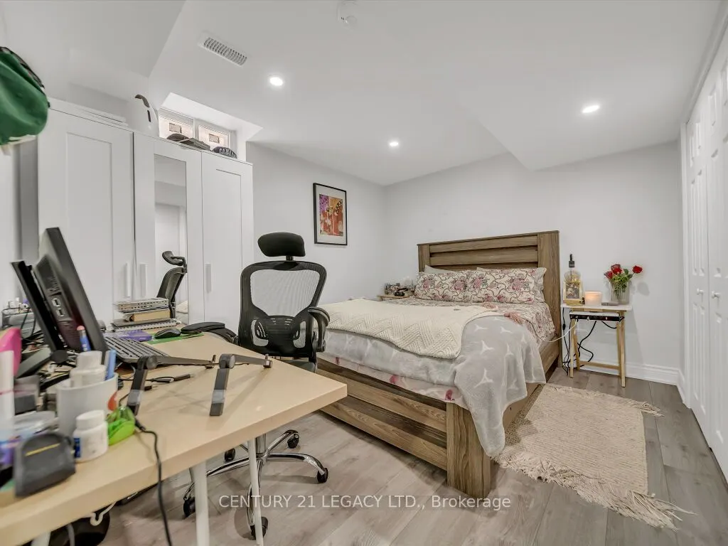 8 Covina Road