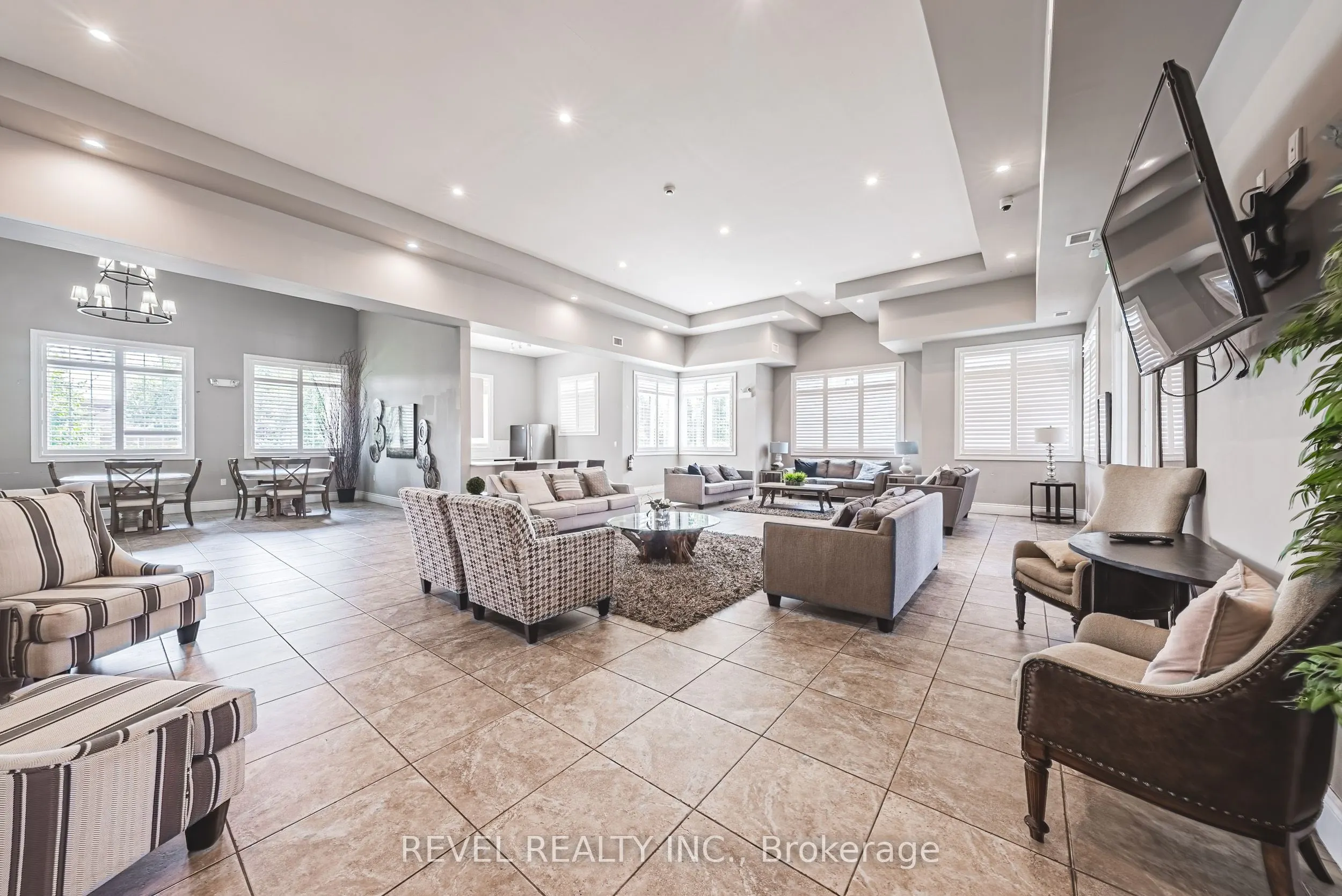 1450 Main Street E, #106