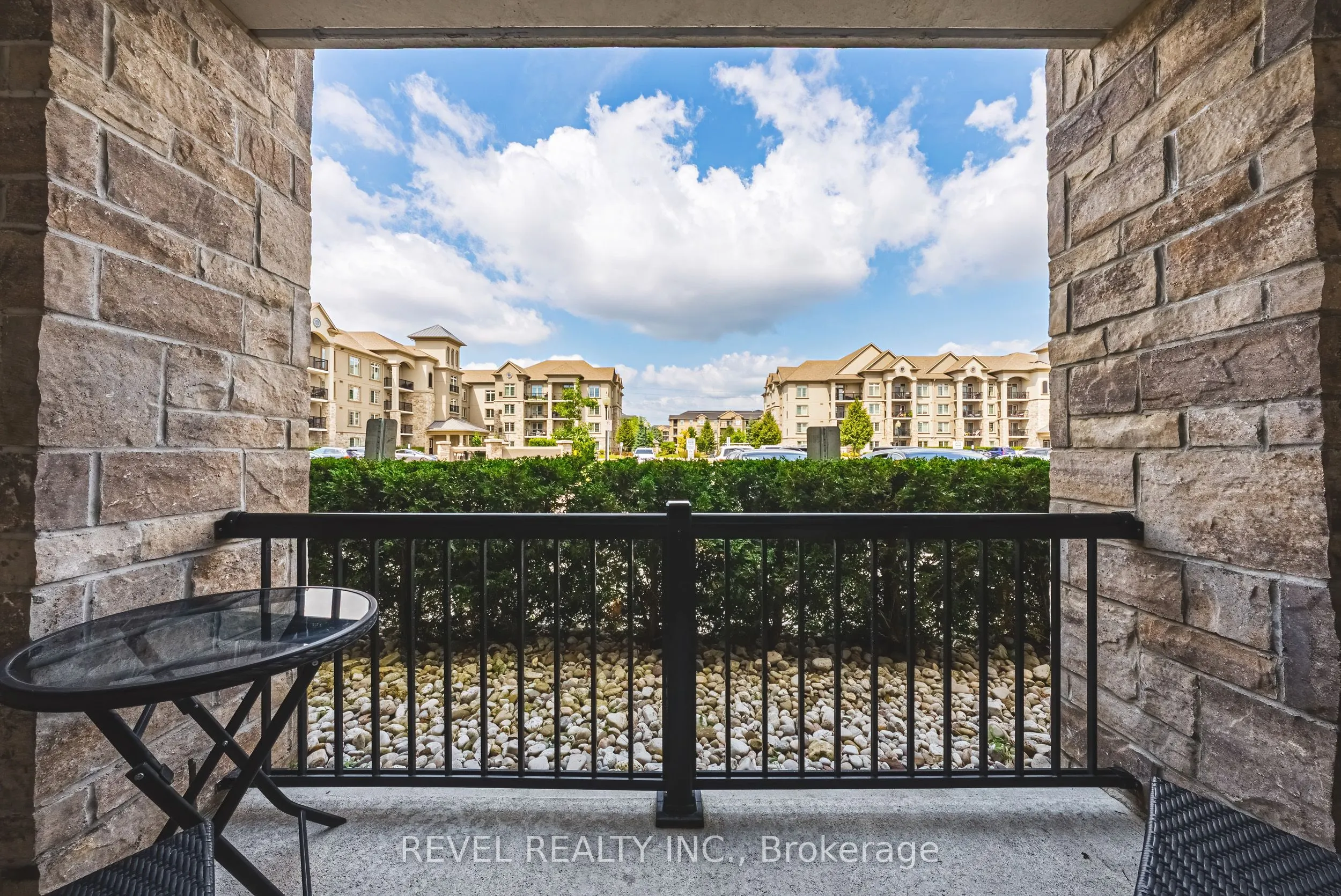 1450 Main Street E, #106