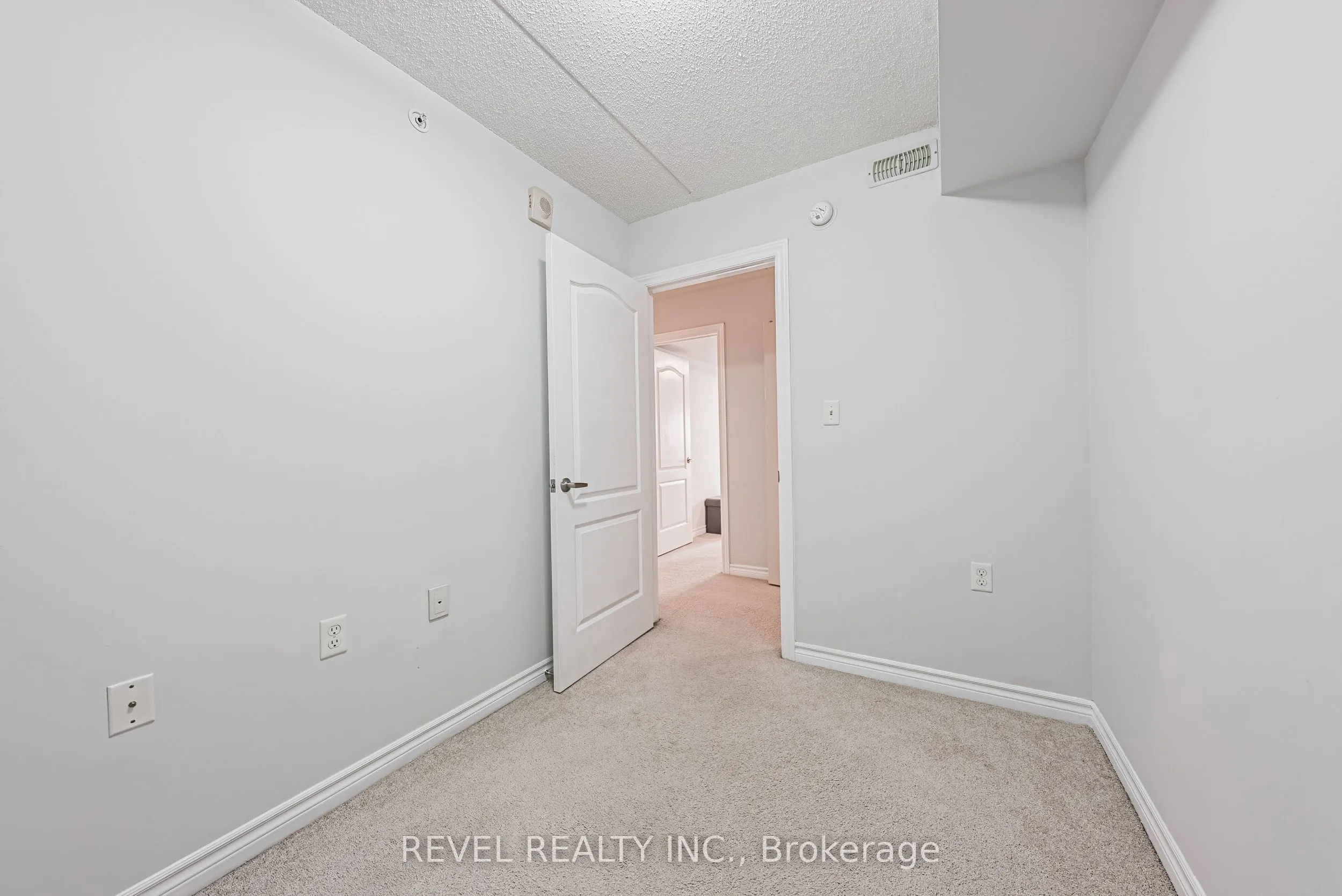 1450 Main Street E, #106