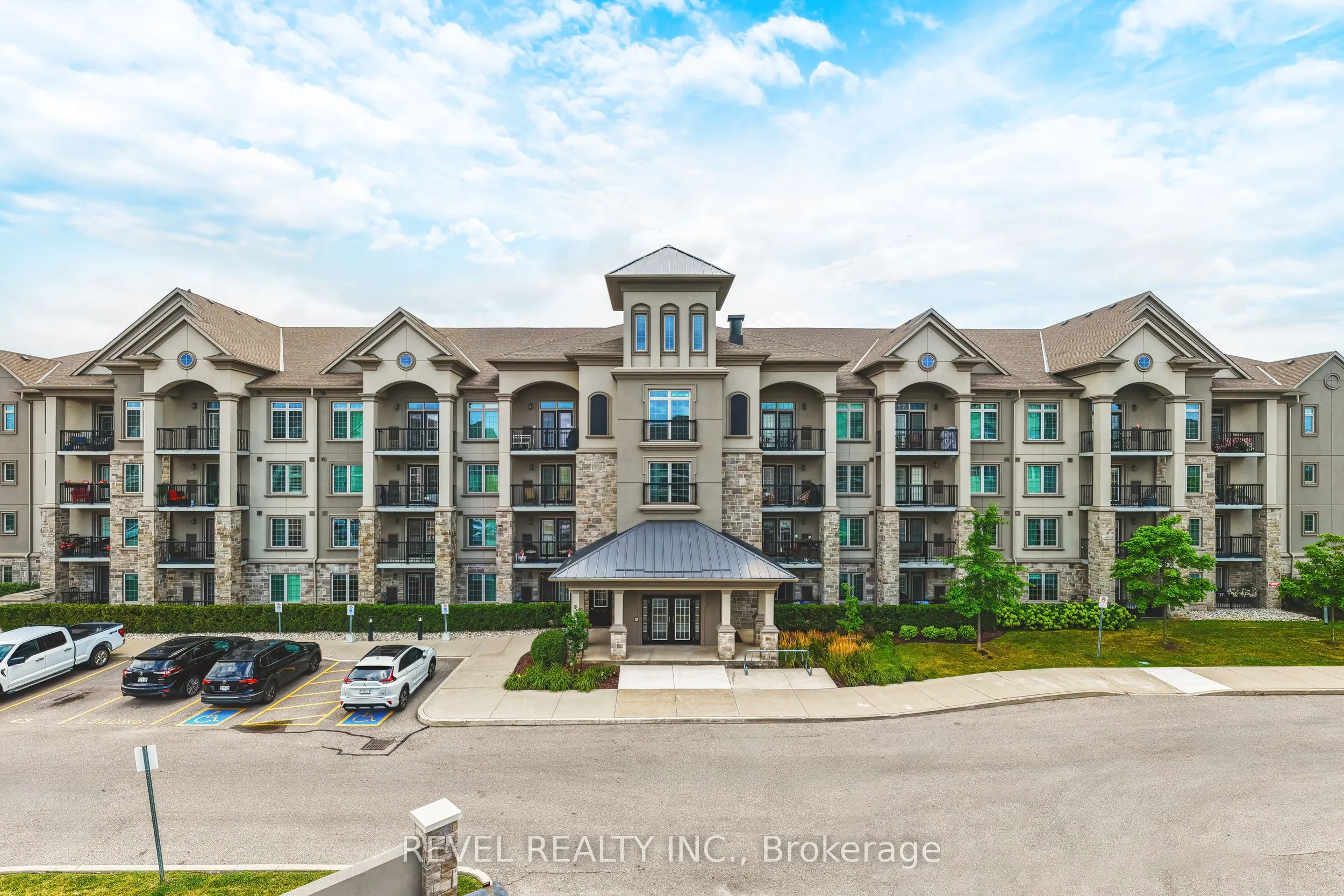 1450 Main Street E, #106