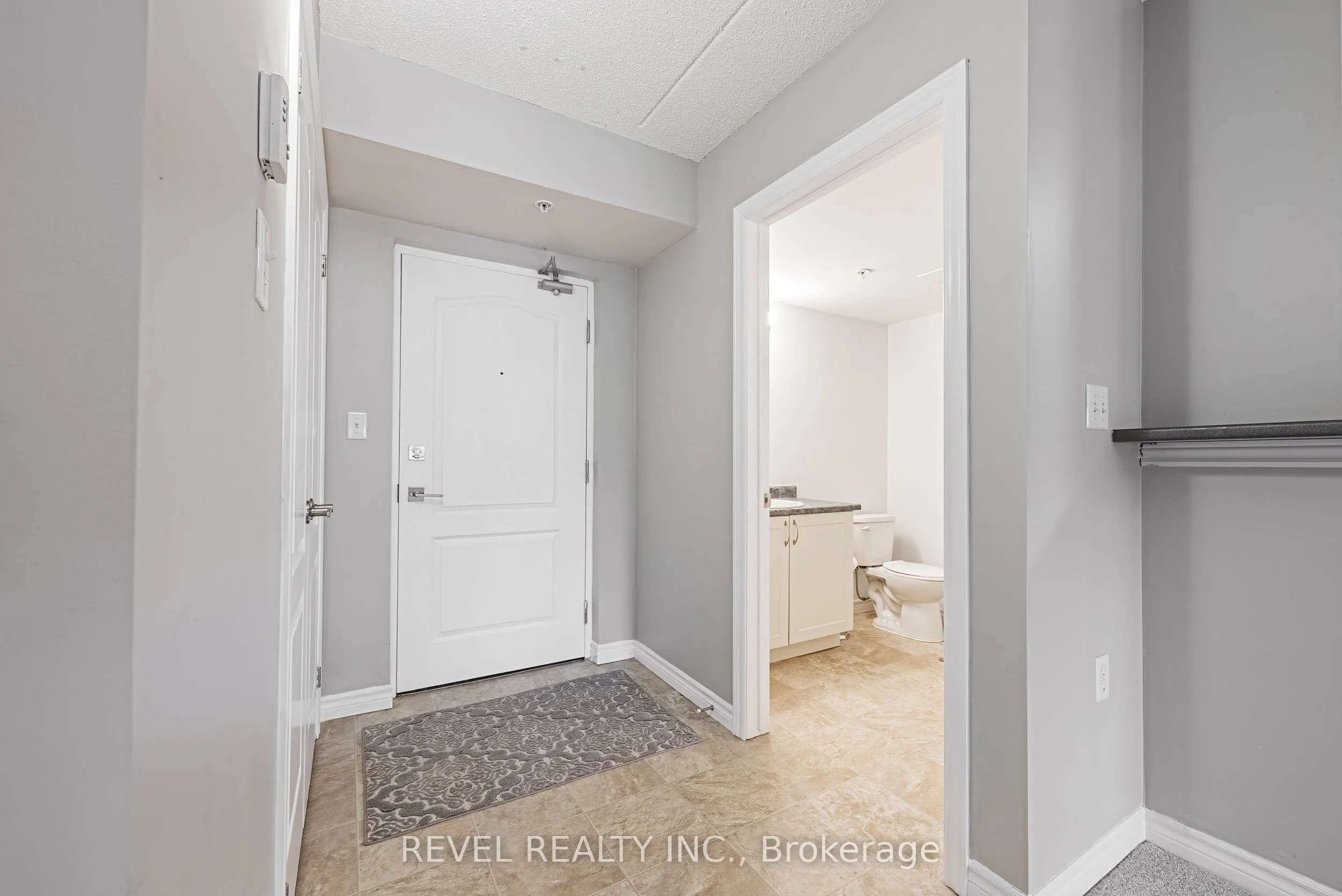 1450 Main Street E, #106
