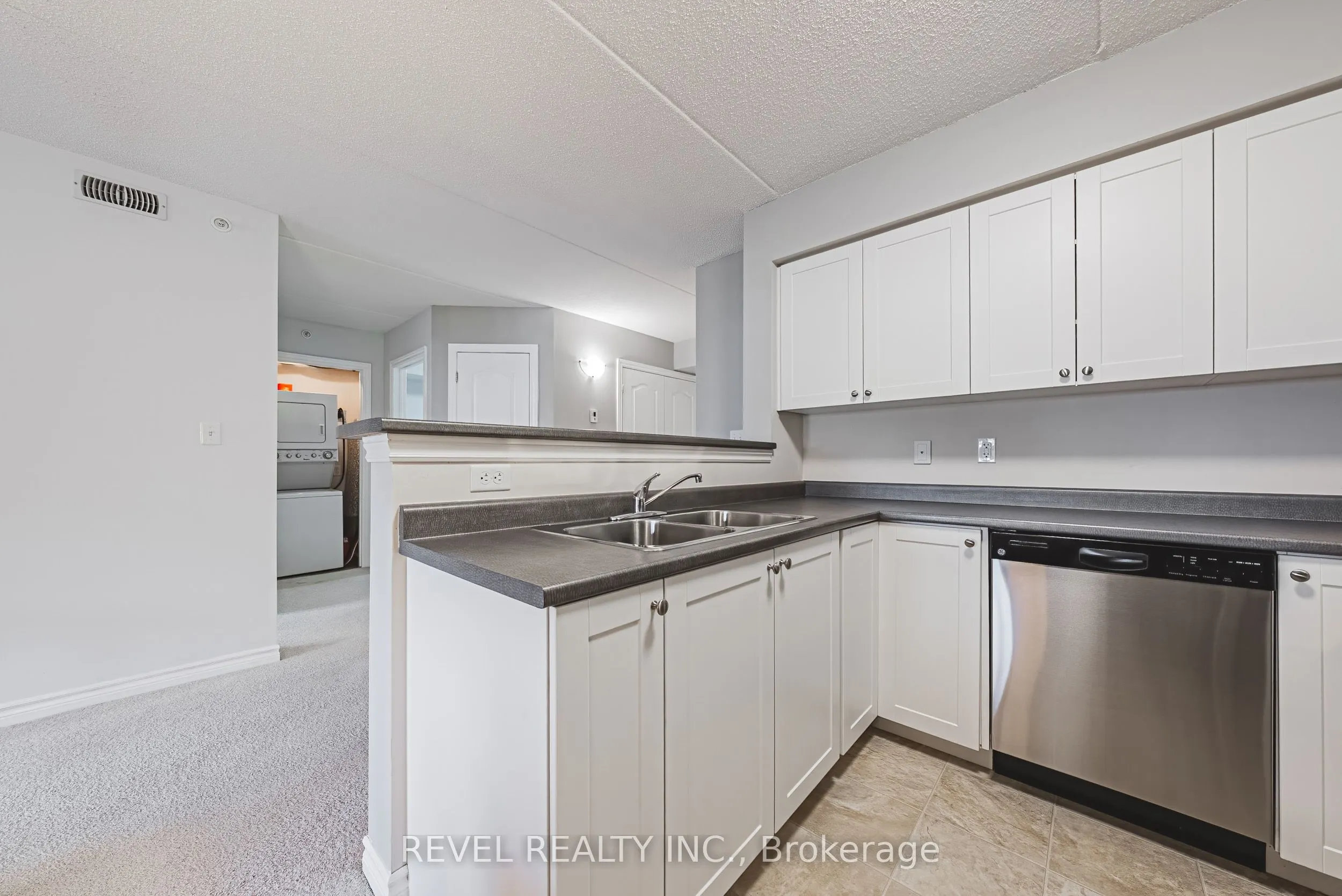1450 Main Street E, #106