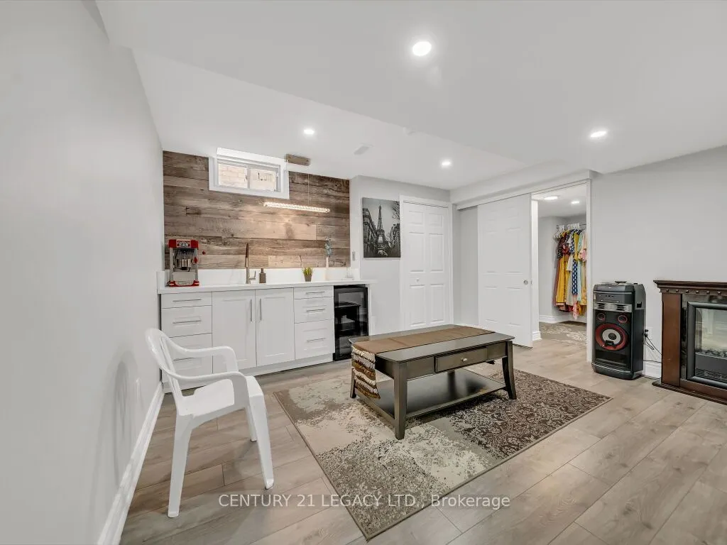 8 Covina Road