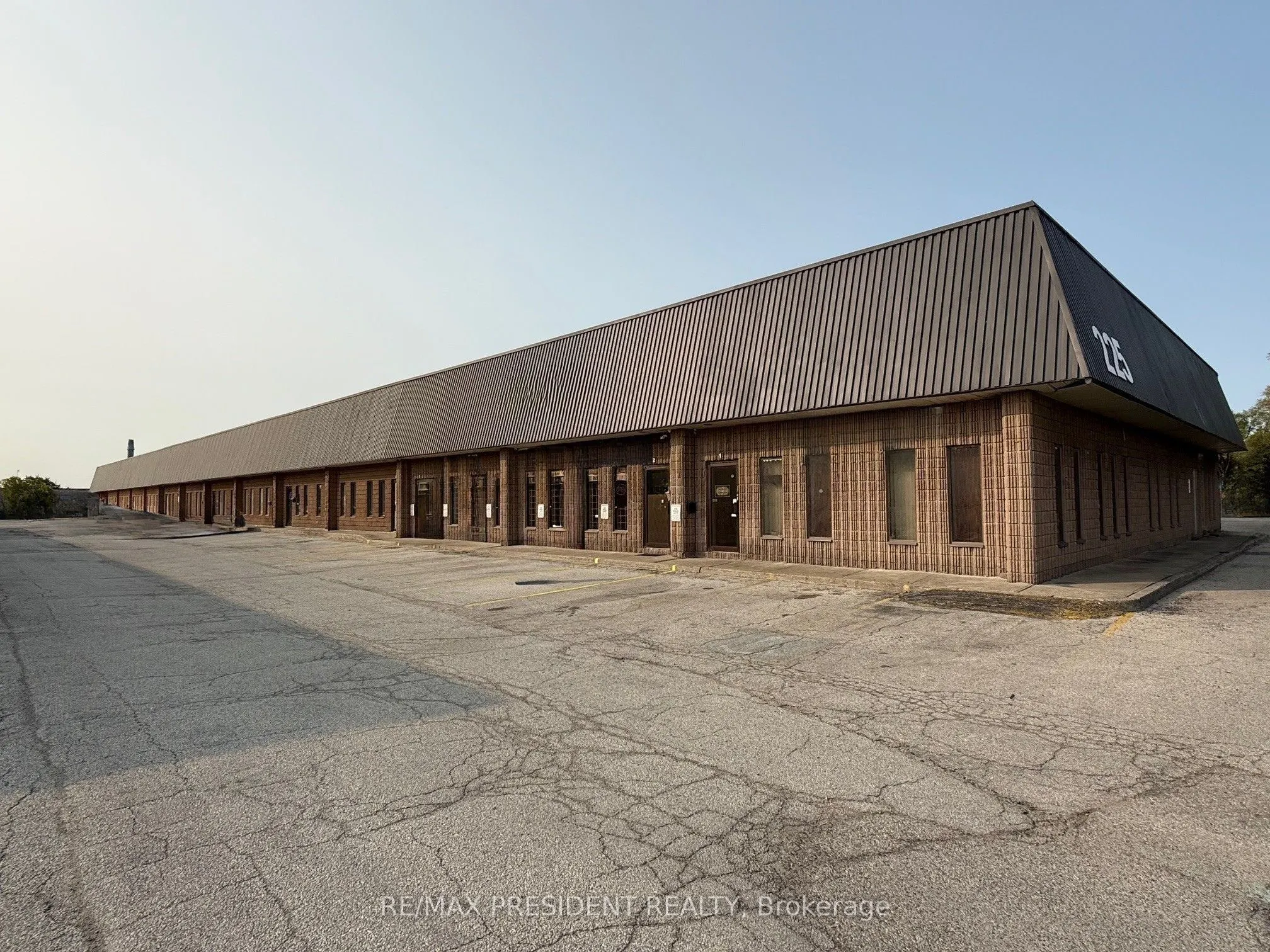 225 Advance Boulevard