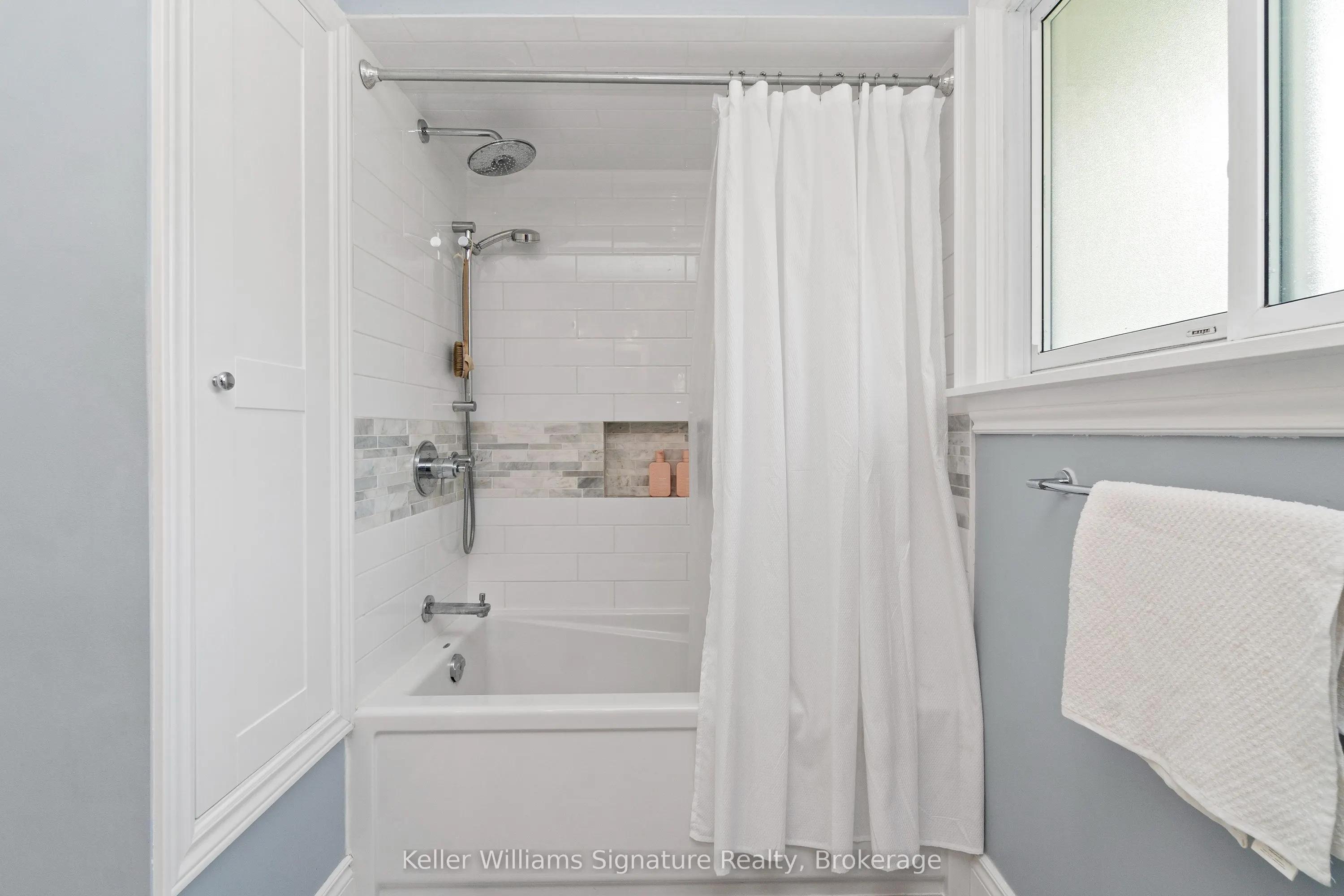 1225 Elgin Crescent