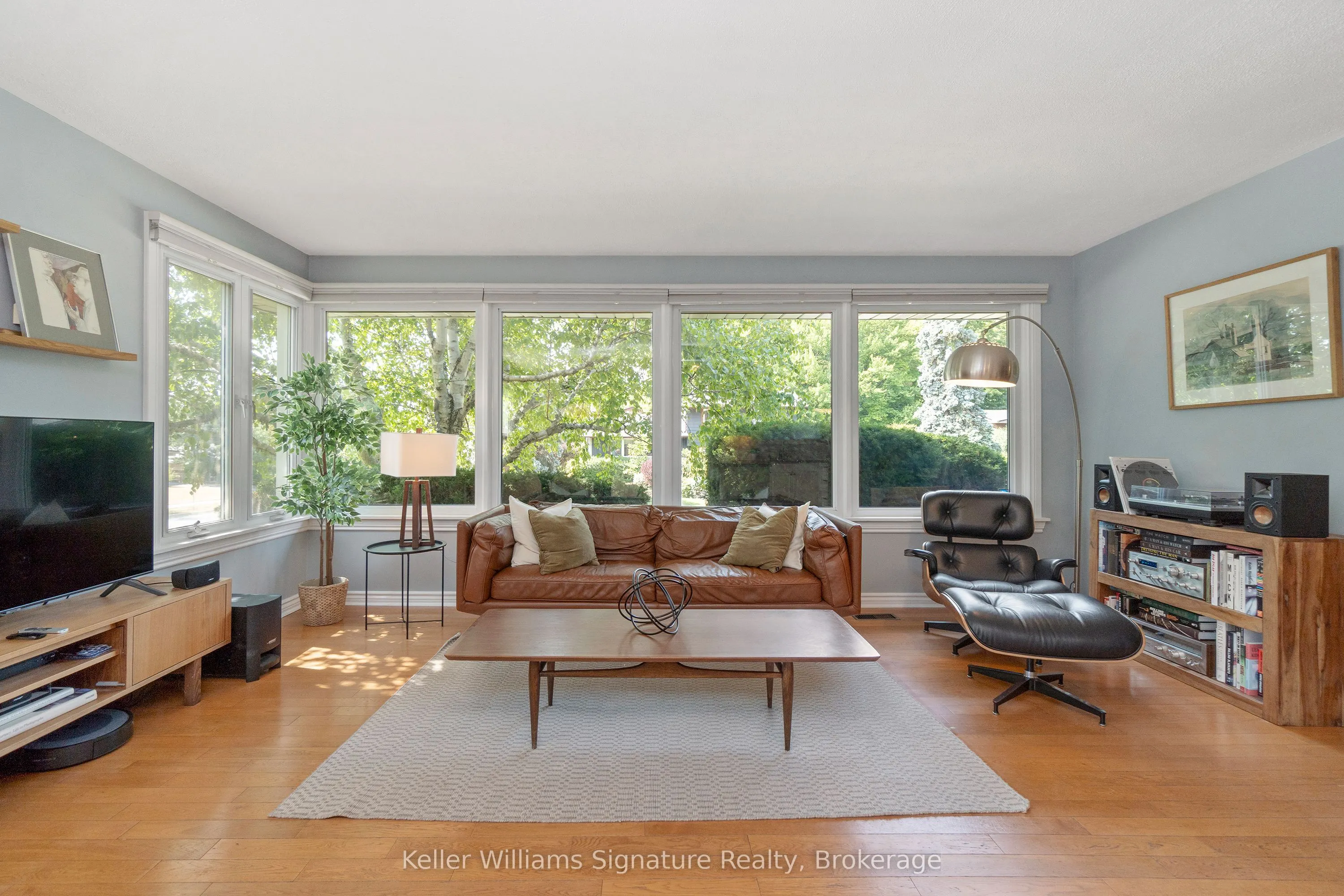 1225 Elgin Crescent