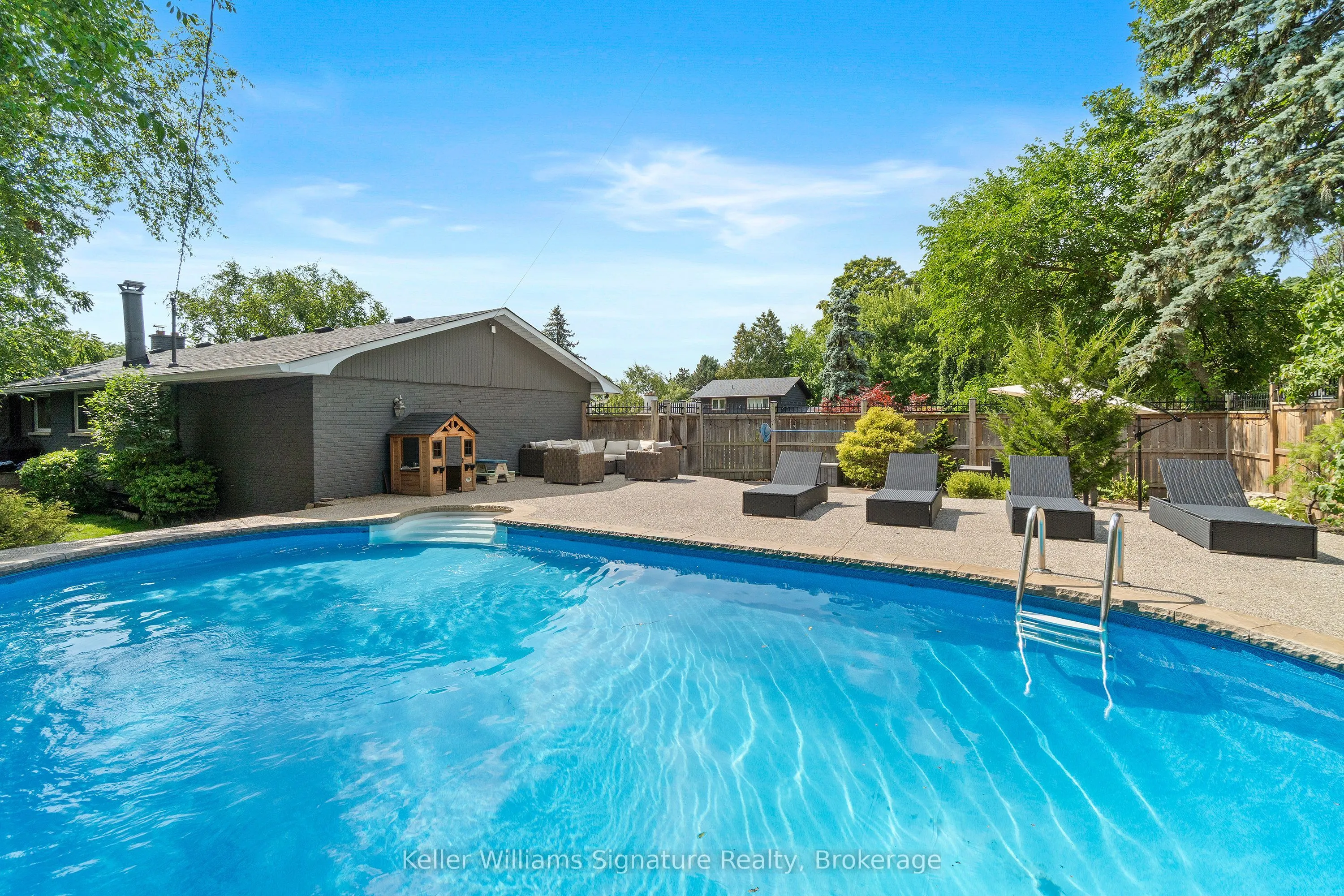 1225 Elgin Crescent