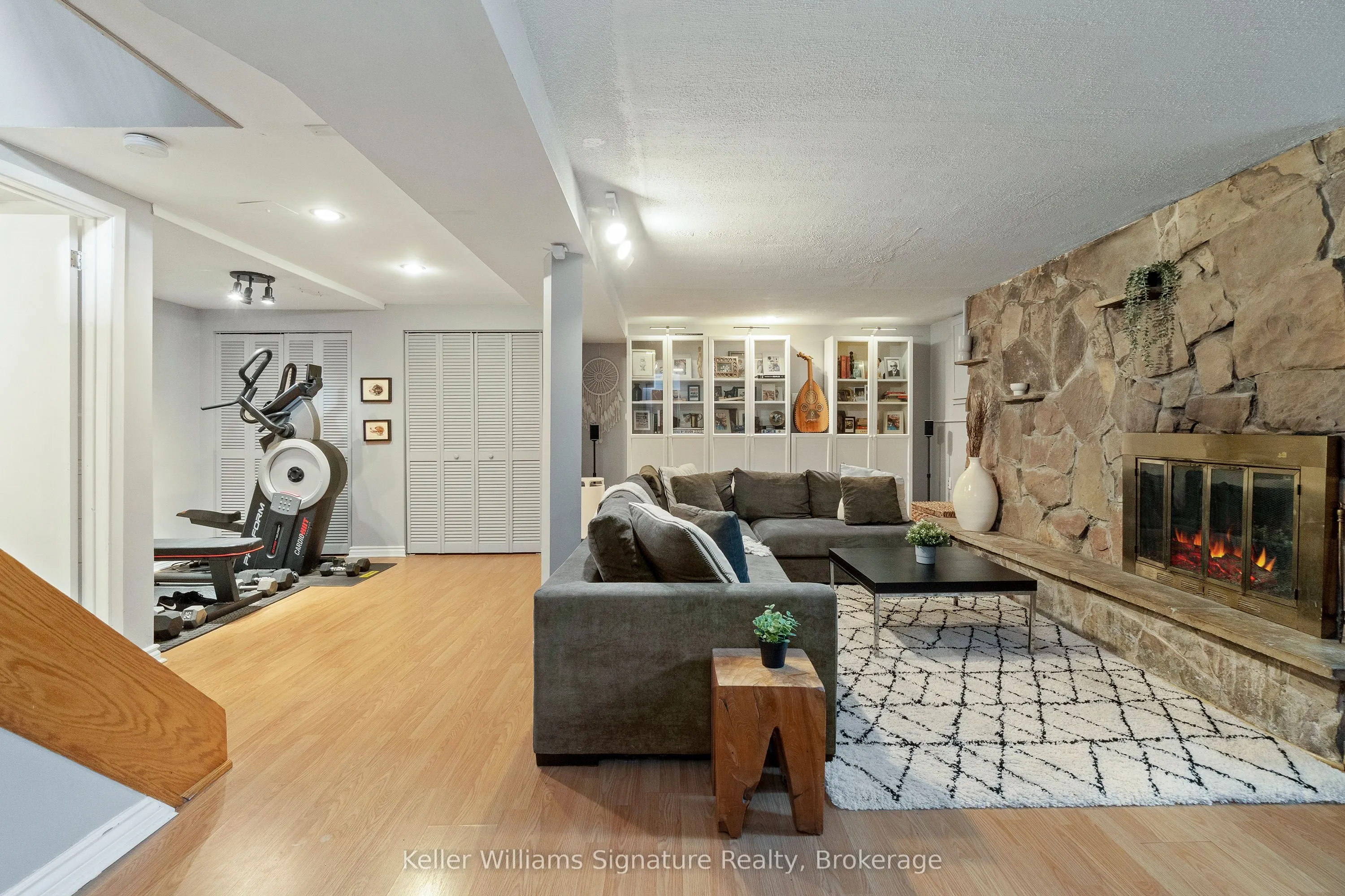 1225 Elgin Crescent
