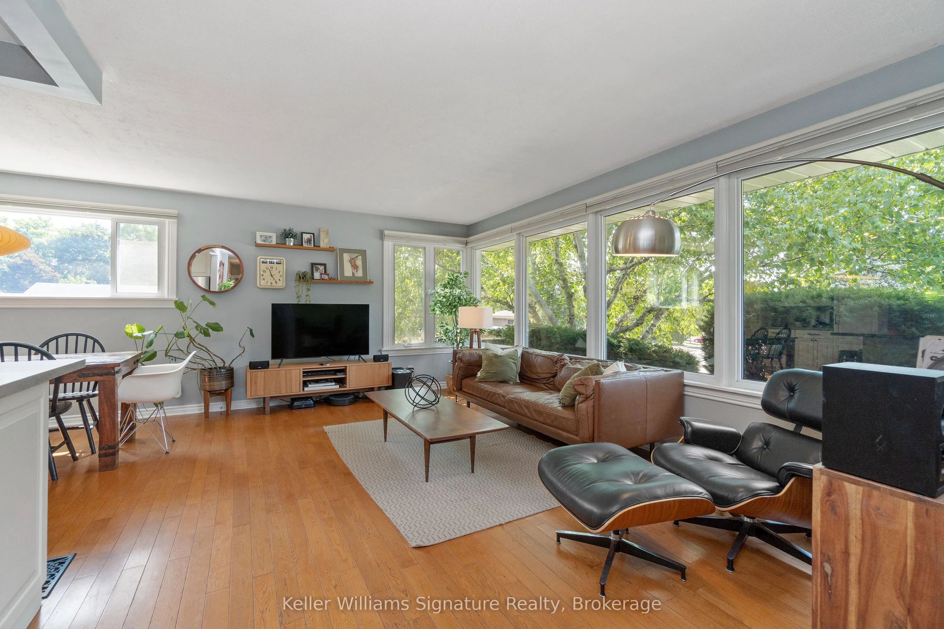 1225 Elgin Crescent
