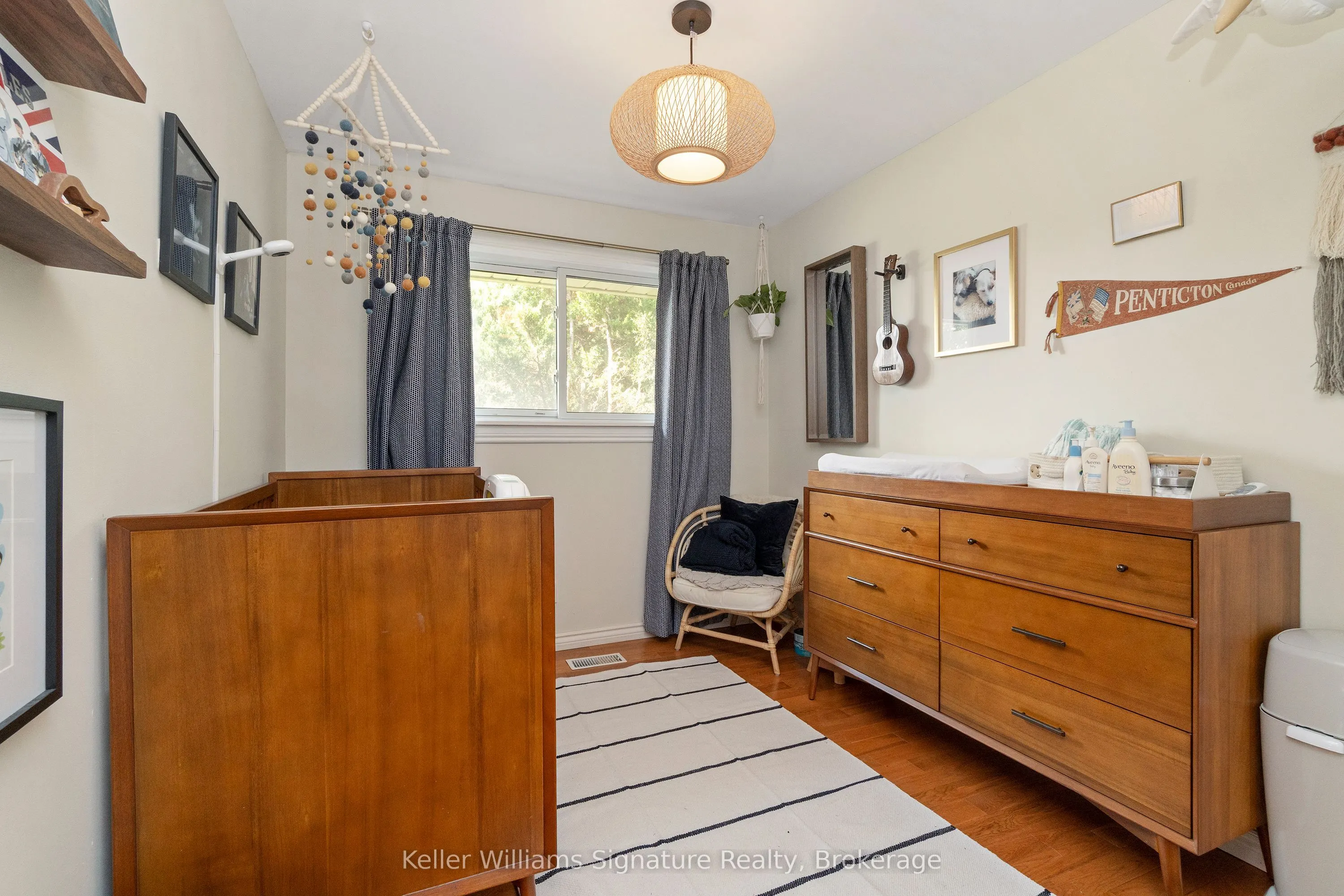 1225 Elgin Crescent