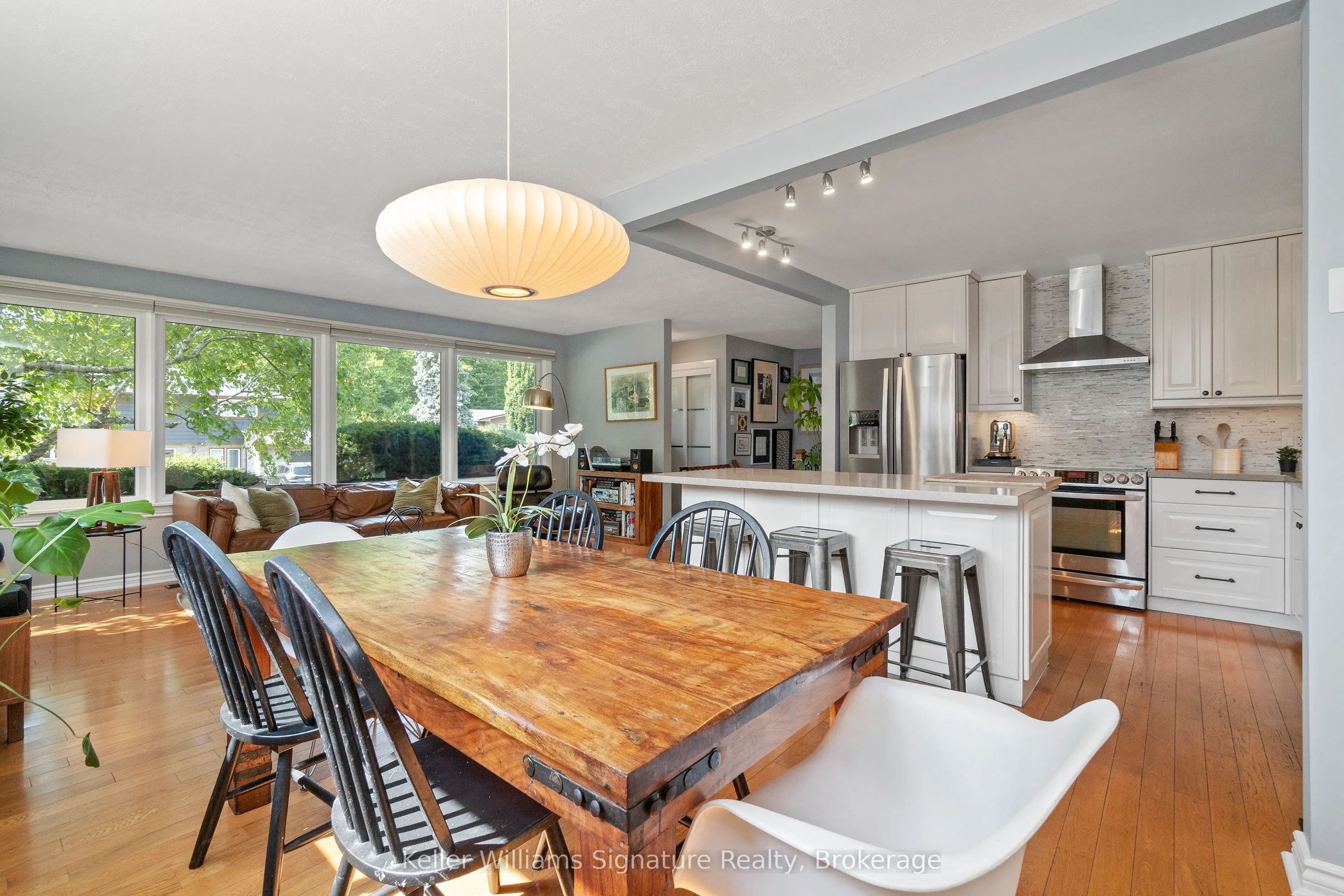 1225 Elgin Crescent