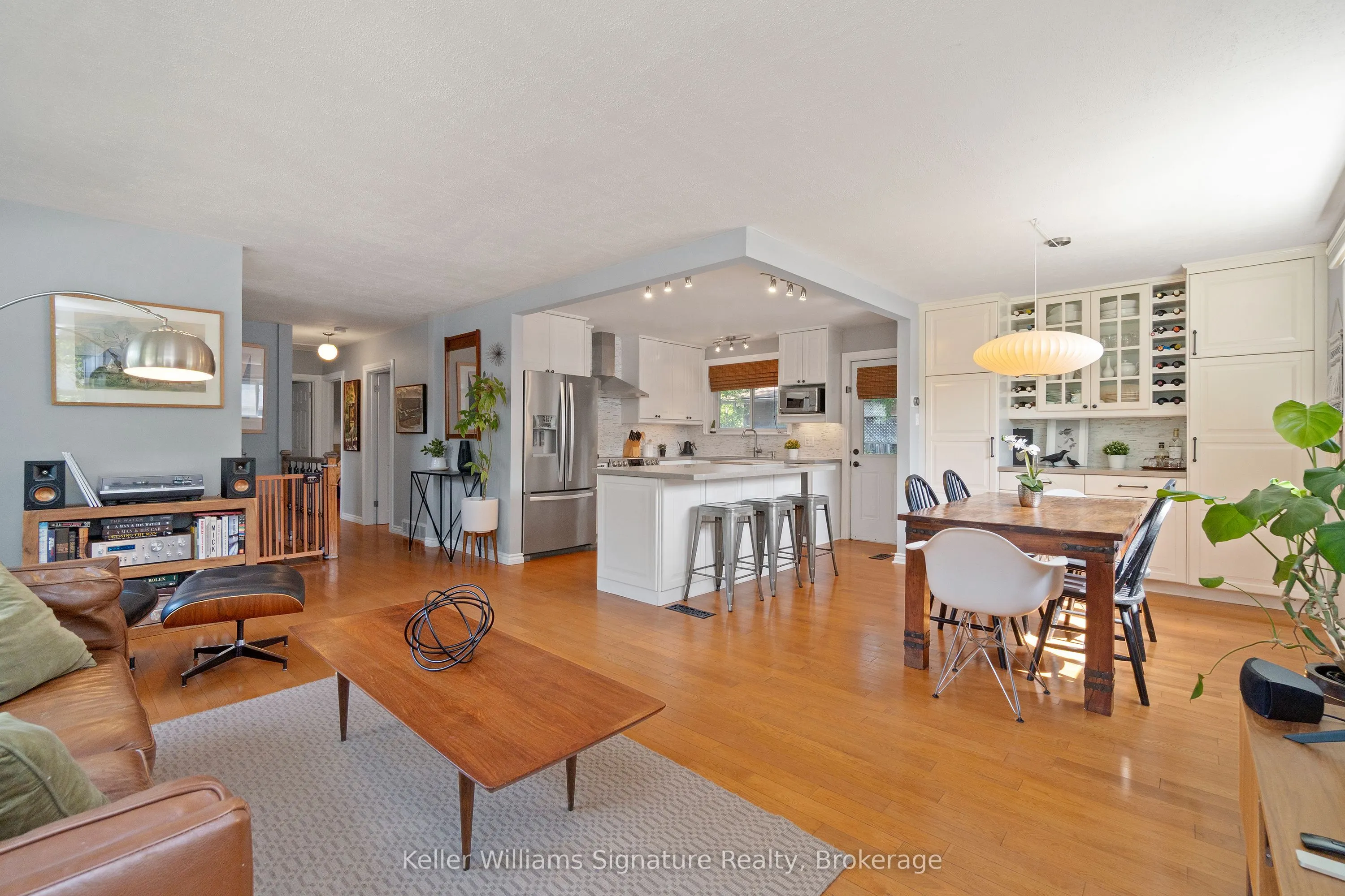 1225 Elgin Crescent