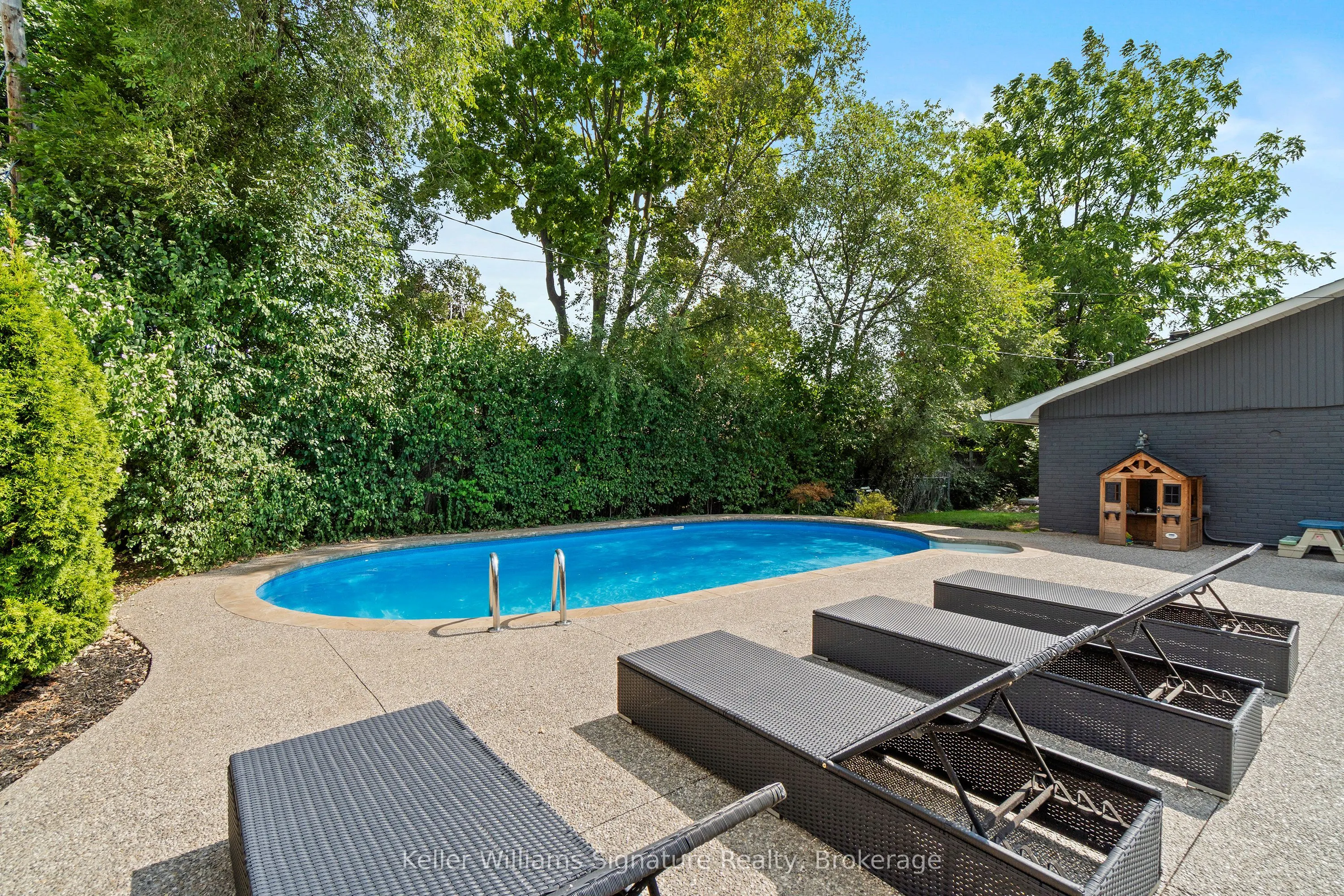 1225 Elgin Crescent