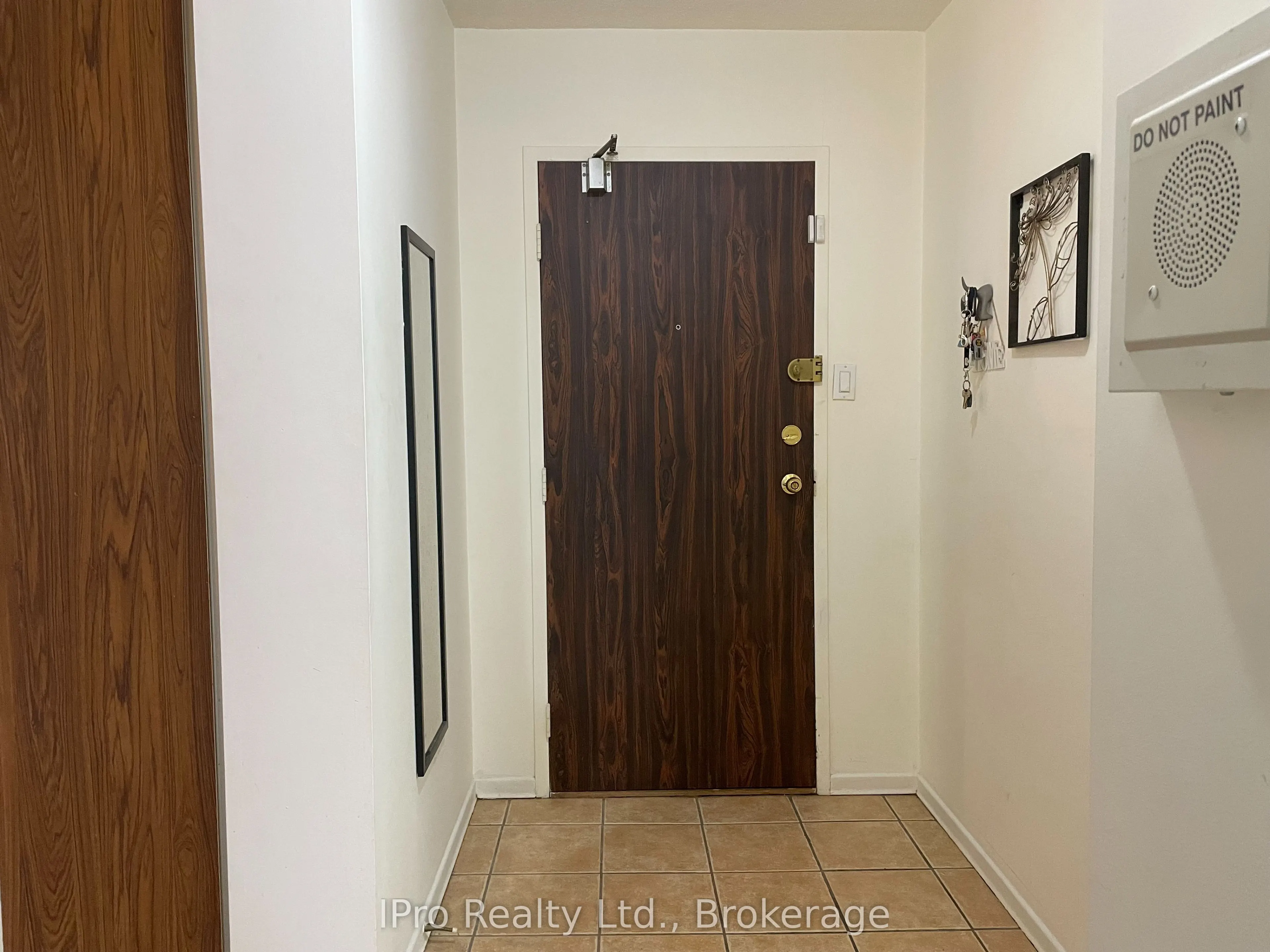 18 Knightsbridge Road, #406