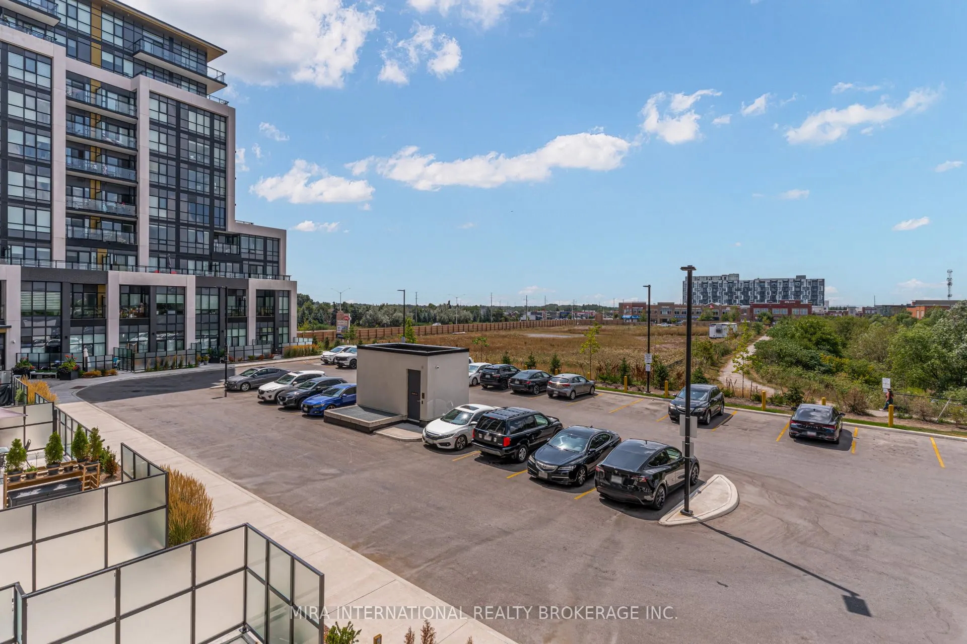 405 Dundas Street W, #208