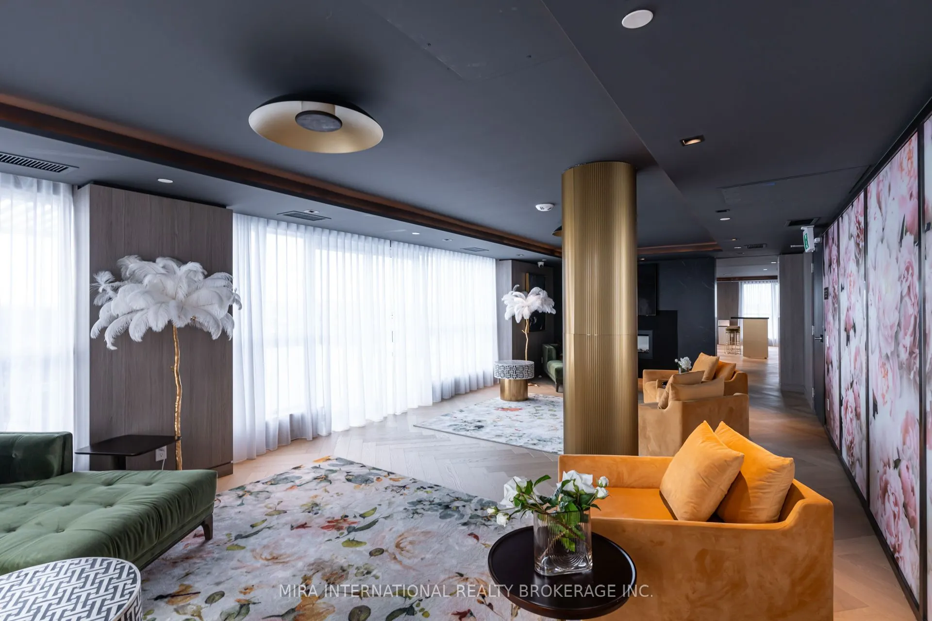 405 Dundas Street W, #208