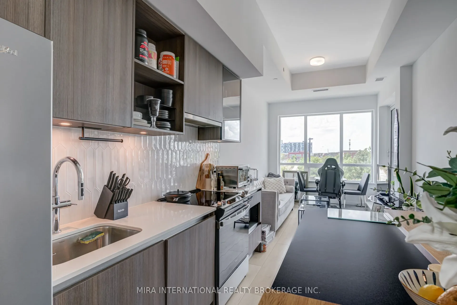 405 Dundas Street W, #208