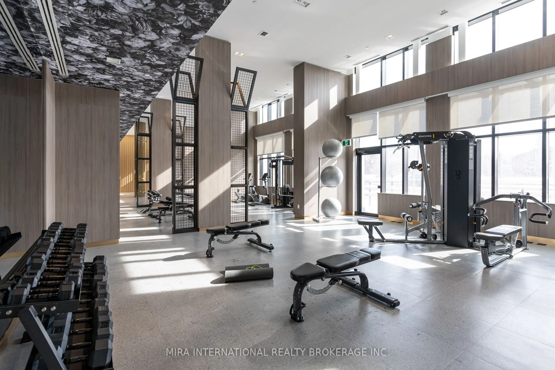 405 Dundas Street W, #208